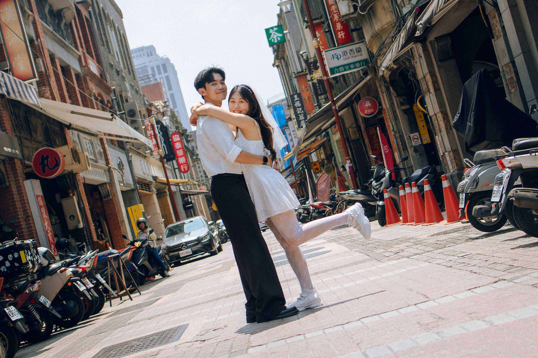 Taiwan Pre-Wedding Photoshoot | Dadaocheng & Children's Amusement Park at Da Dao Cheng pre-wedding photo
