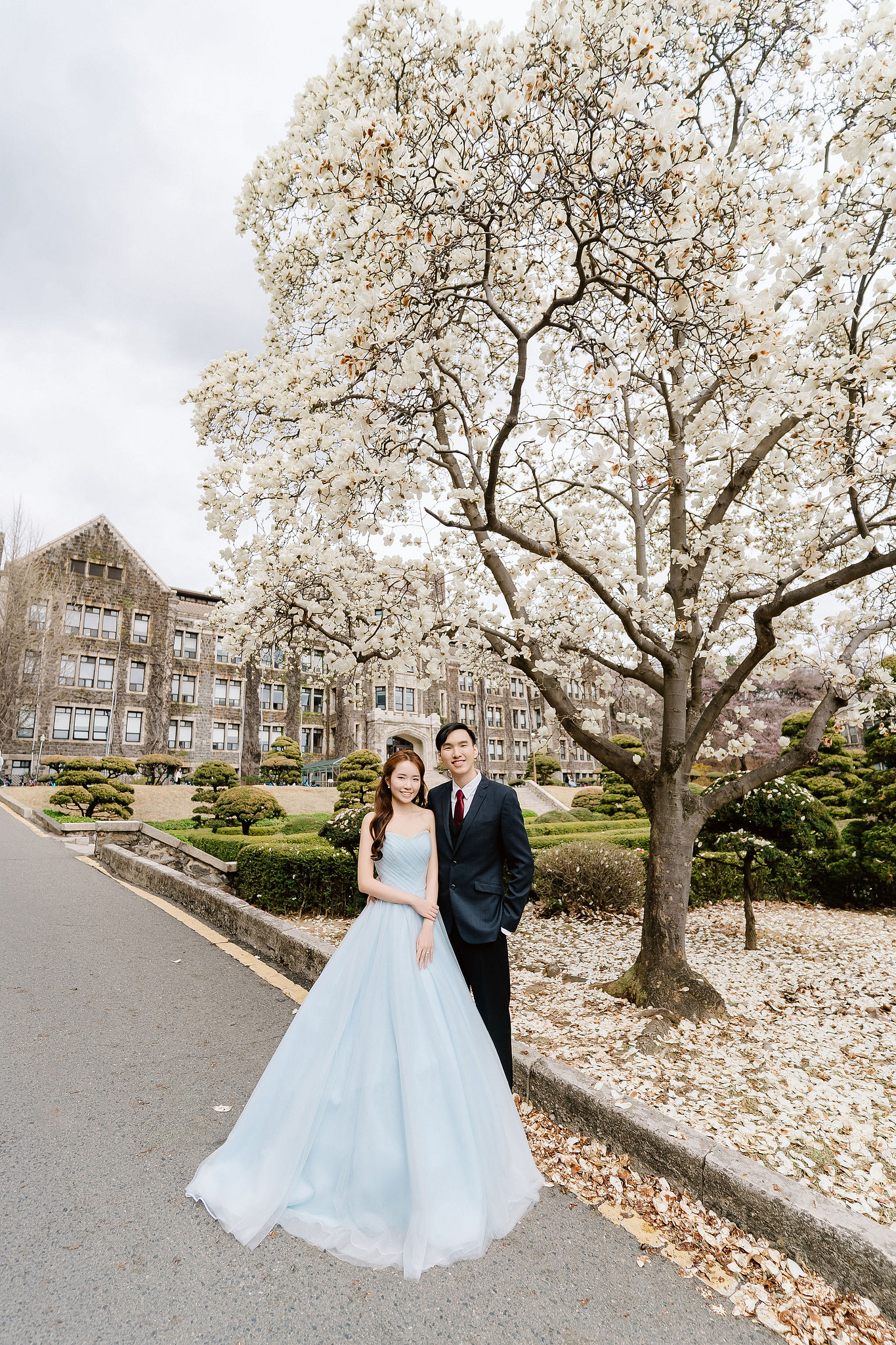 Seoul Pre-Wedding Photoshoot | Yongsan Park, Yonsei University & Kyung Hee University at Yonsei University pre-wedding photo