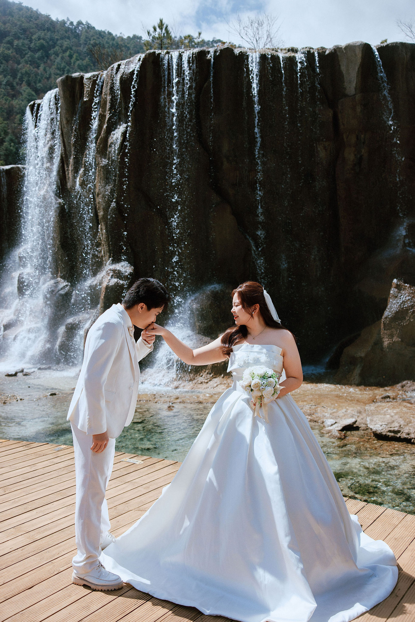 Lijiang Pre-Wedding Photoshoot | Spruce Meadow, Blue Moon Valley & Alpine Lake at Blue Moon Valley pre-wedding photo