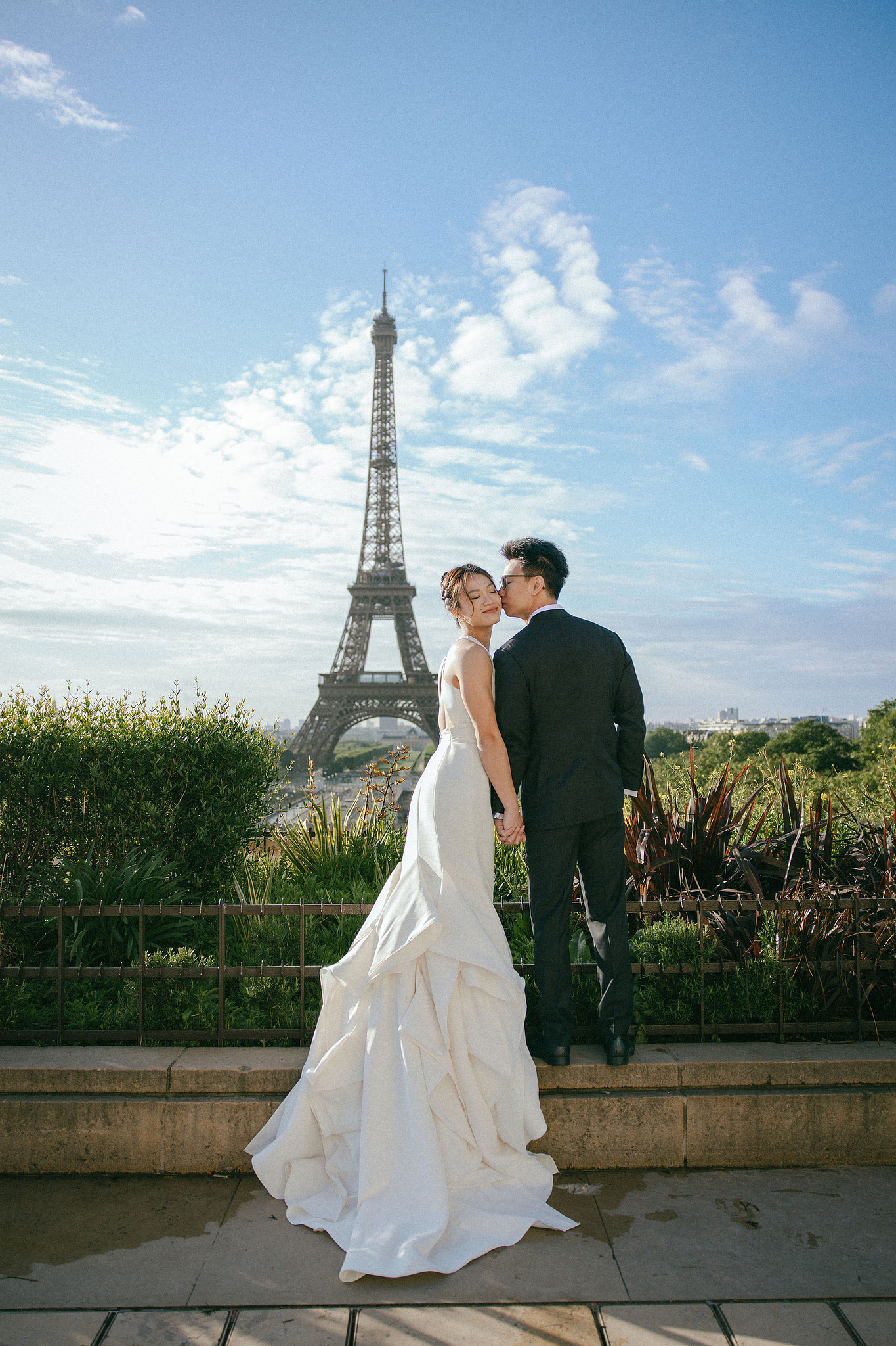 Paris Pre-Wedding Photoshoot | Place du Trocadéro, Luxembourg Gardens, Parisian Café, Louvre & Bir-Hakeim Bridge at Place du Trocadéro pre-wedding photo