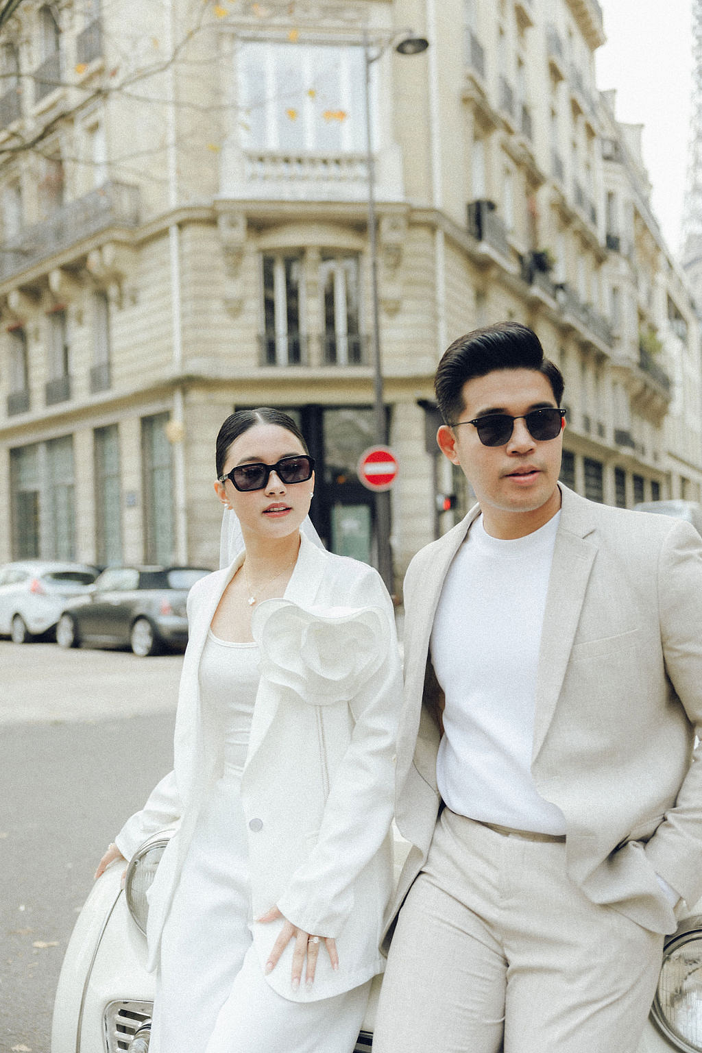 Paris Pre-Wedding Photoshoot with Eiﬀel Tower Louvre Museum Parisian Cafe Vintage Car Rooftop Night at Parisian Streets pre-wedding photo