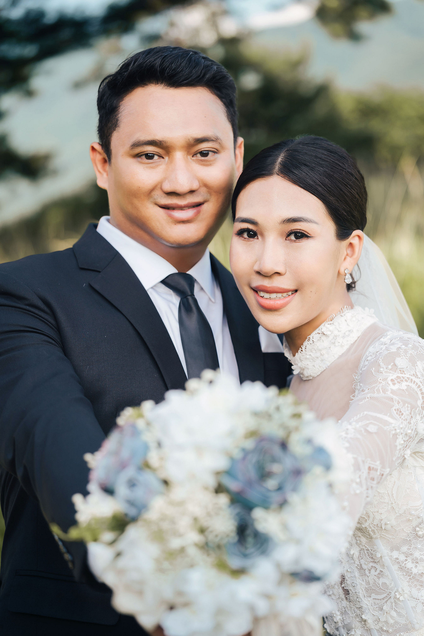 Mt. Fuji & Tokyo Pre-Wedding Photoshoot | Chureito Pagoda, Lake Kawaguchiko & Shinjuku at Lake Kawaguchiko pre-wedding photo