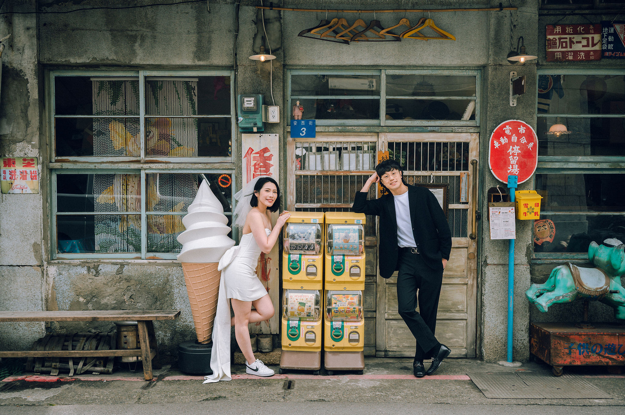 Taiwan Pre-Wedding Photoshoot | Ximending, Lengshuikeng & Jiufen at Ximending pre-wedding photo