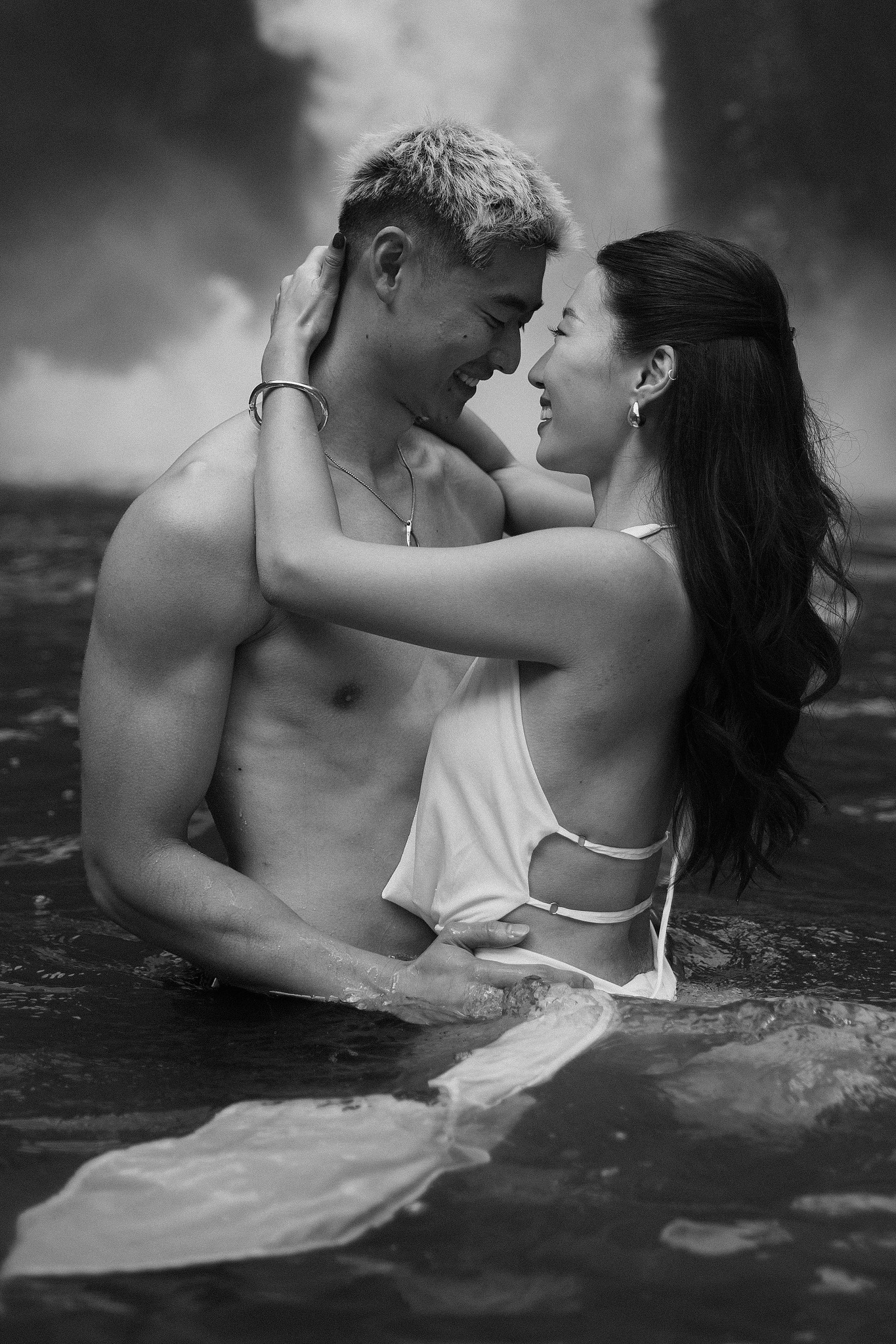 Bali Pre-Wedding Photoshoot | Lake Tamblingan, Kebun Raya Botanic Gardens & Blangsinga Waterfall at Blangsinga Waterfall pre-wedding photo