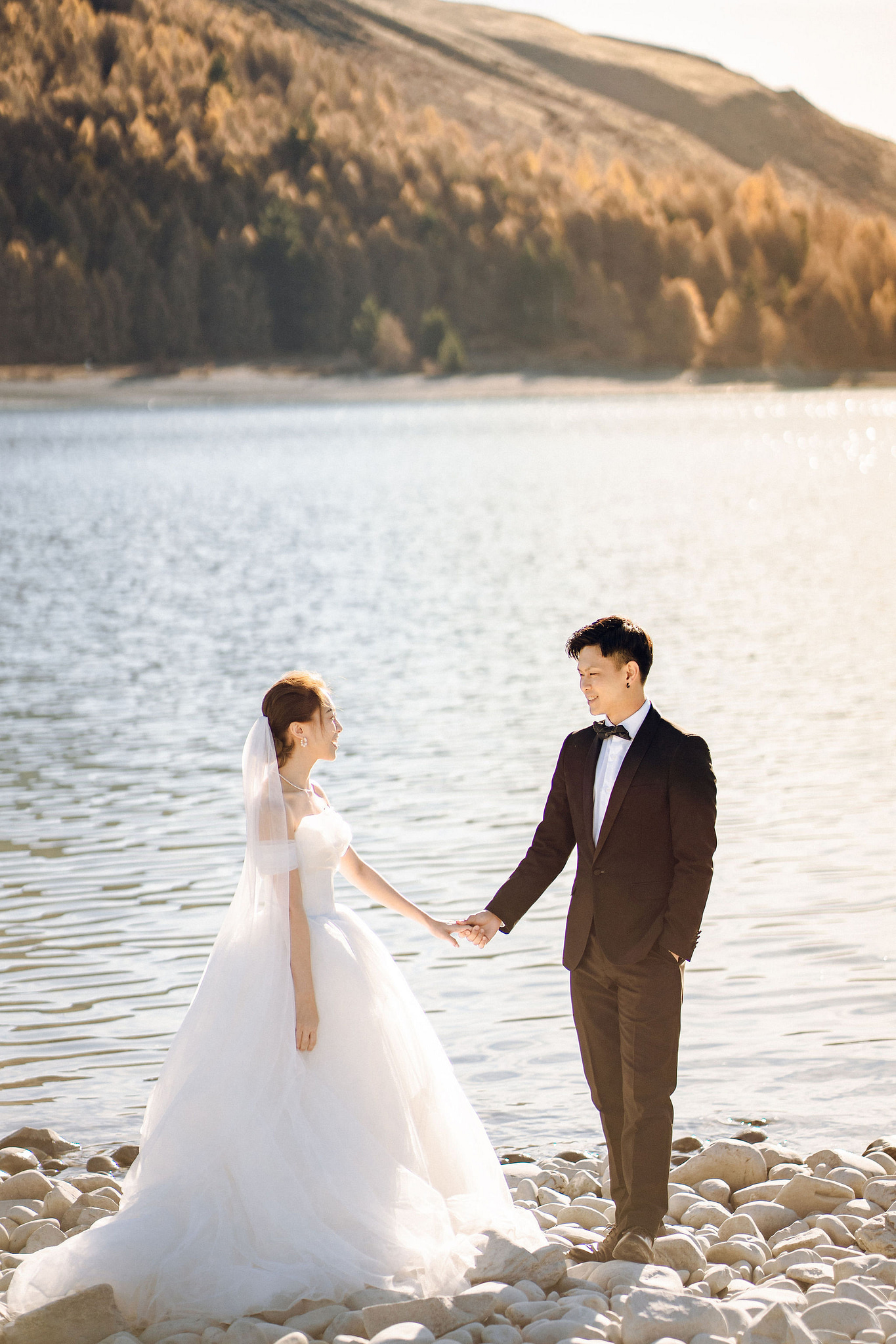 New Zealand Pre-Wedding Photoshoot | Alpaca Farm, Mt John, Lake Tekapo, Mount Cook National Park, Glacier Lake & Omarama Clay Cliffs at Lake Tekapo, Mount Cook National Park & Glacier Lake pre-wedding photo