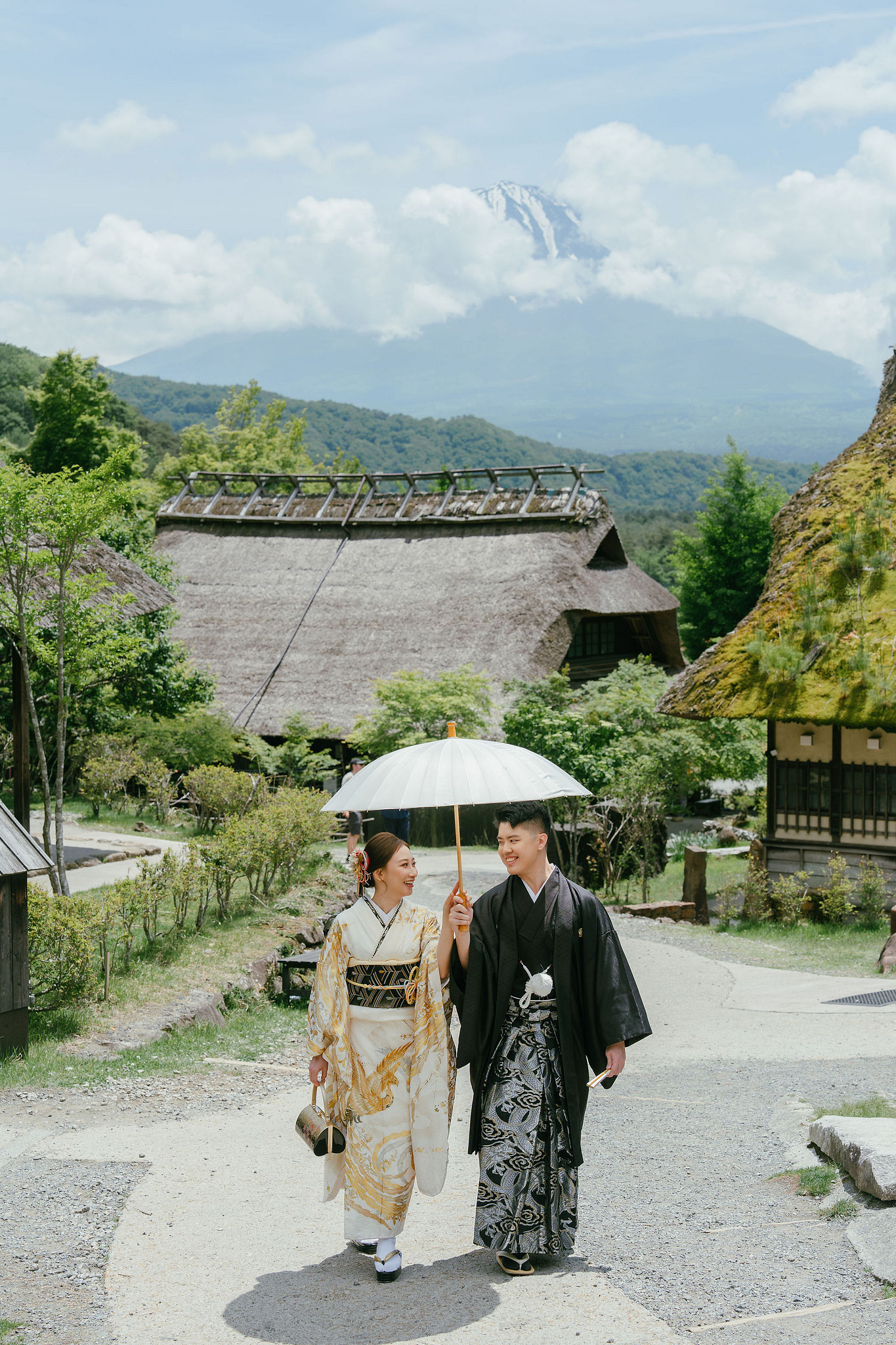 Mt. Fuji Pre-Wedding Photoshoot | Mt. Fuji Village, Oishi Park & Mt. Fuji Park at Mt. Fuji Village pre-wedding photo