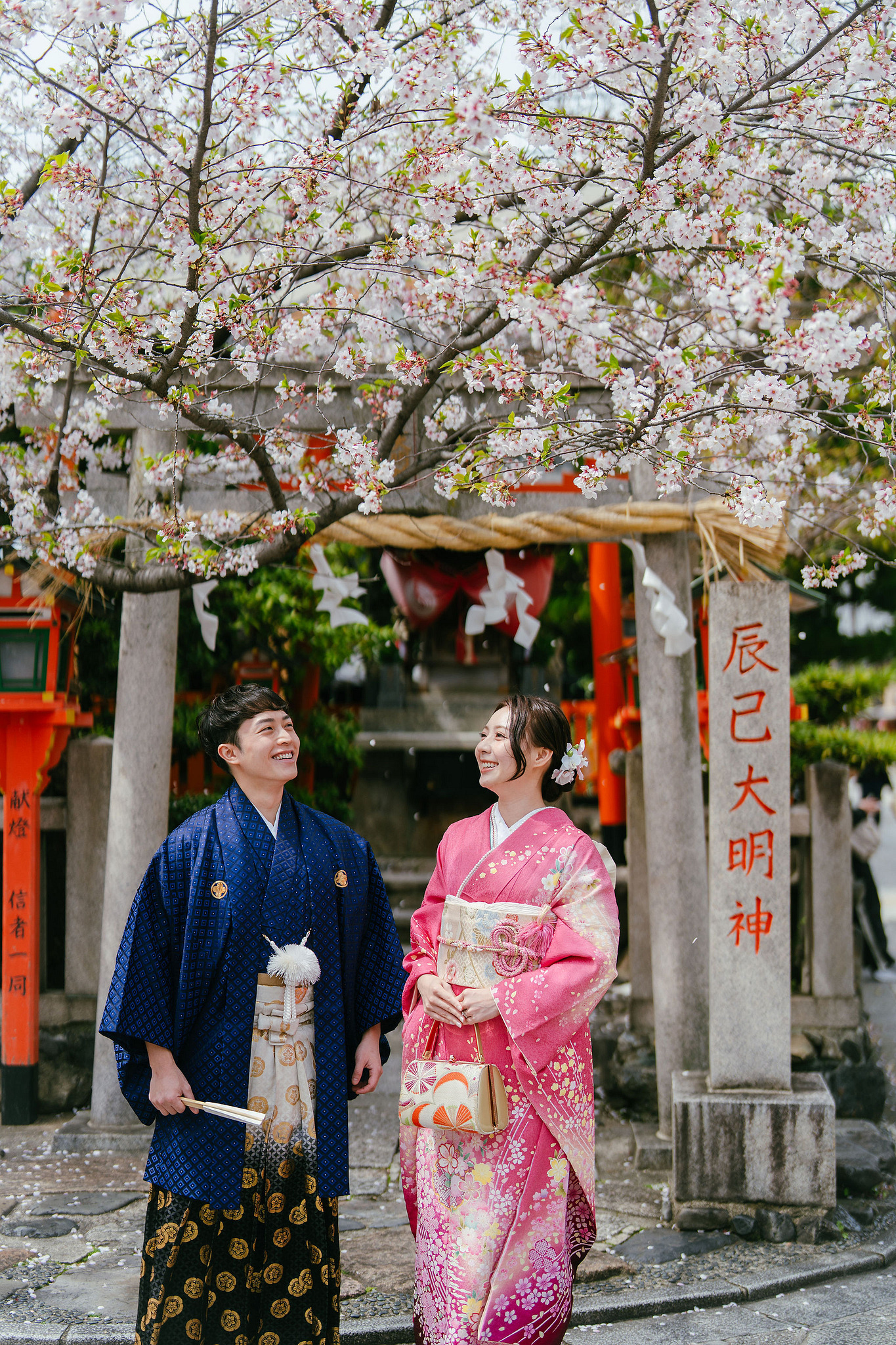 Kyoto Pre-Wedding Photoshoot | Fushimi Inari, Nara Deer Park & Mt. Wakakusa at Fushimi Inari pre-wedding photo