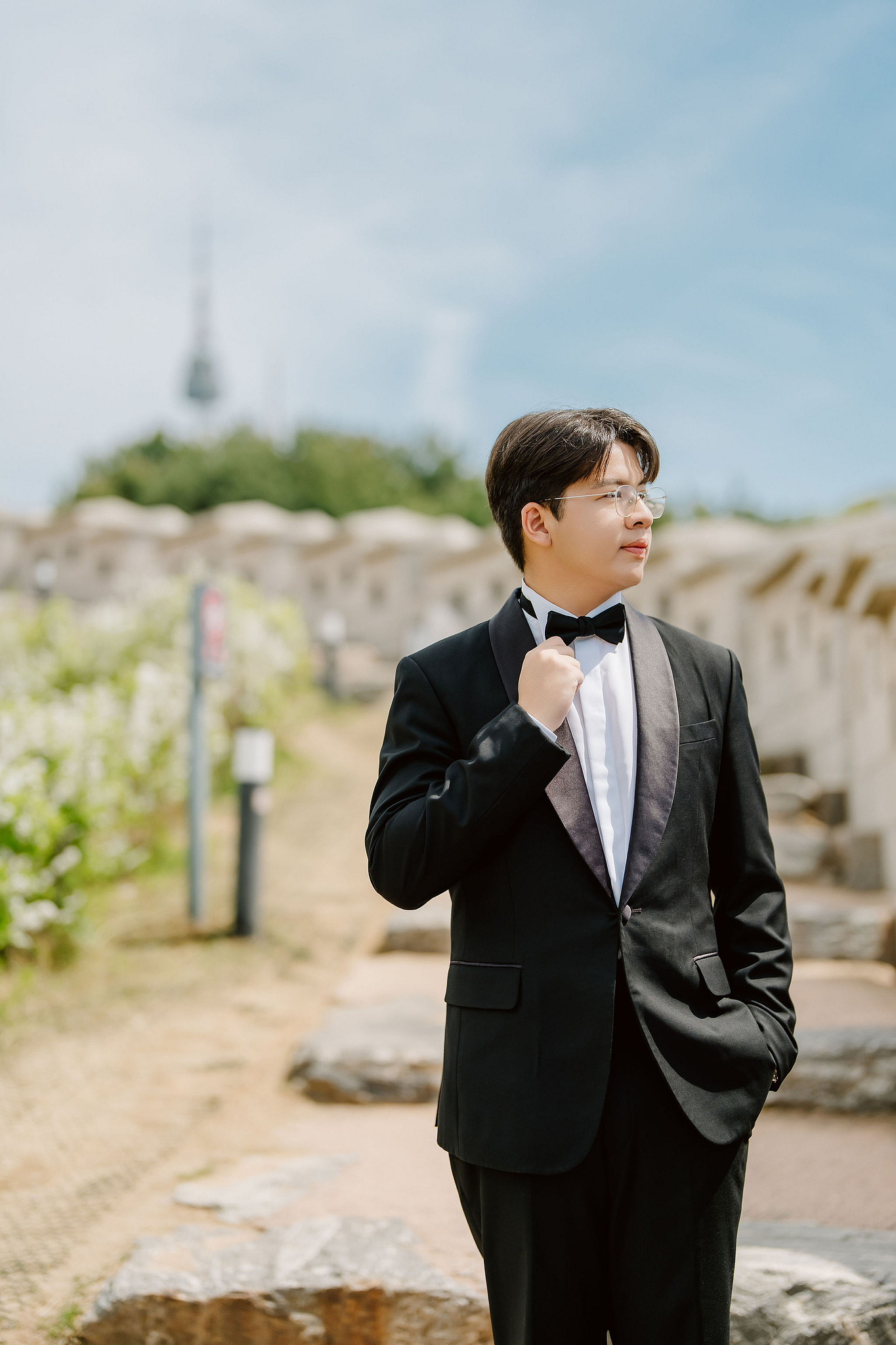 Seoul Pre-Wedding Photoshoot | Namsan, City Streets & Hangang Park at Namsan pre-wedding photo