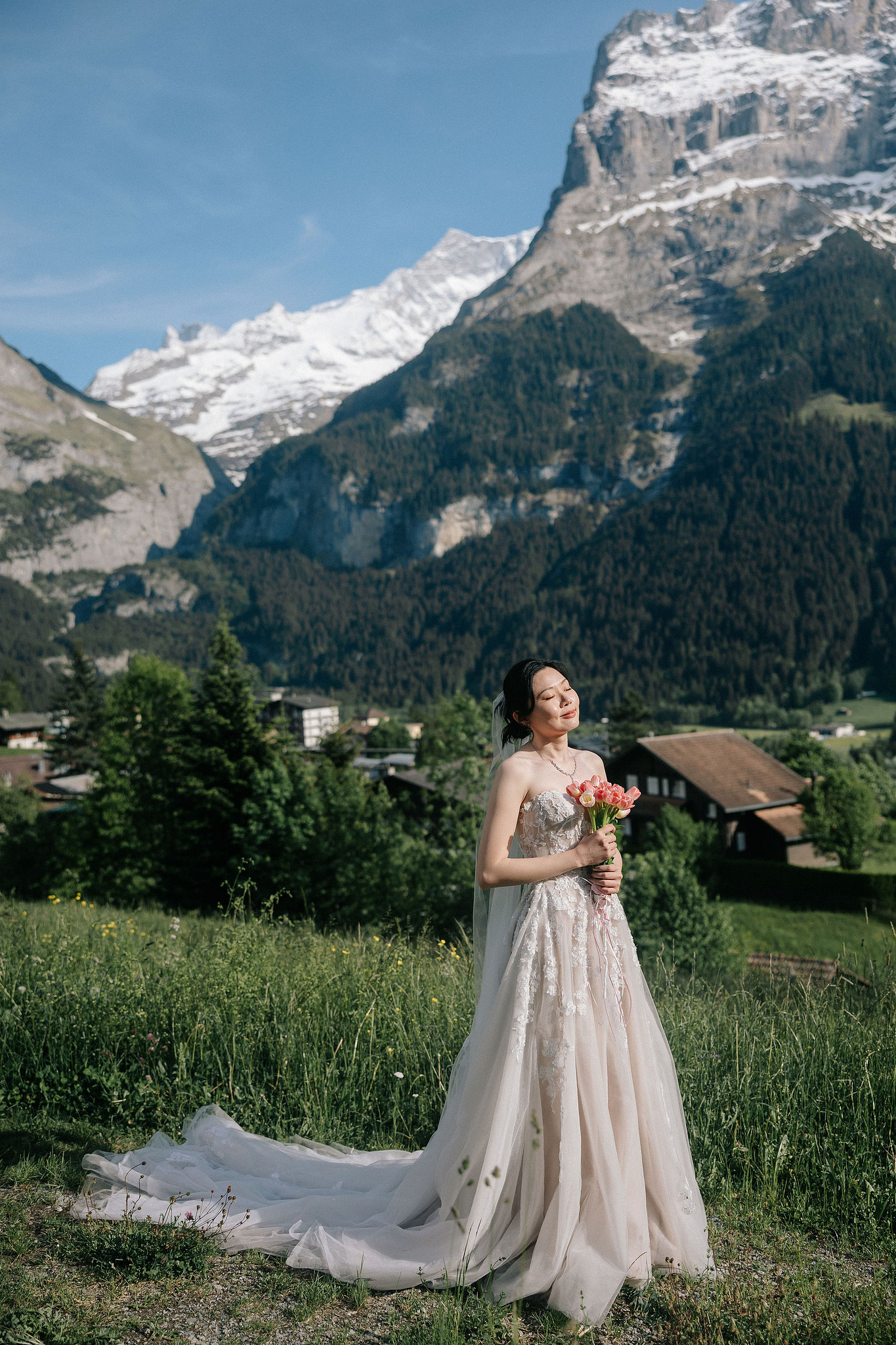 Switzerland Pre-Wedding Photoshoot | Grindelwald First & Grindelwald Village & Lake Brienz at Grindelwald Village pre-wedding photo