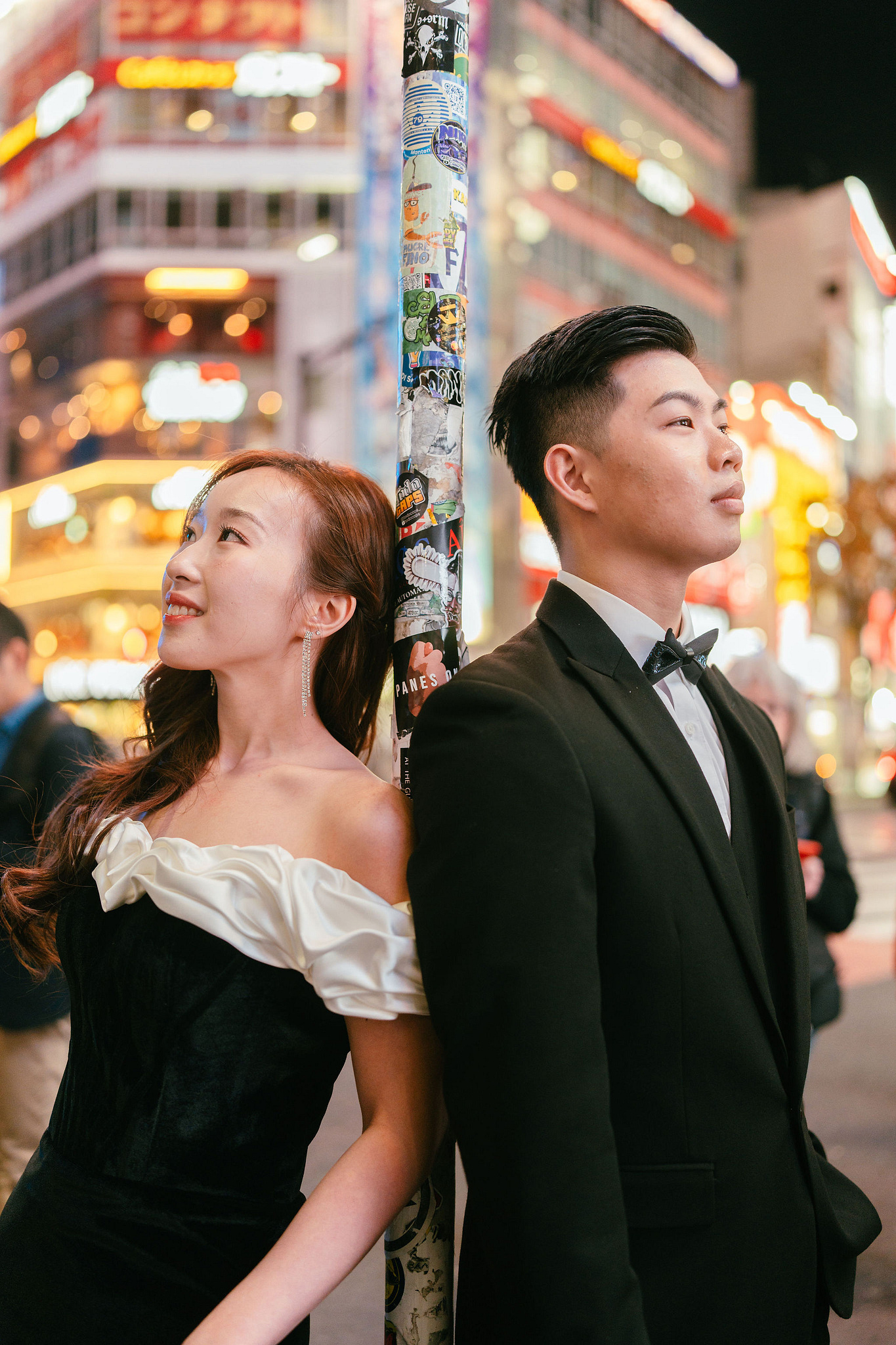 Tokyo & Mt Fuji Pre-Wedding Photoshoot | Maple Corridor, Lake Kawaguchiko & Shibuya Crossing at Shibuya Crossing pre-wedding photo