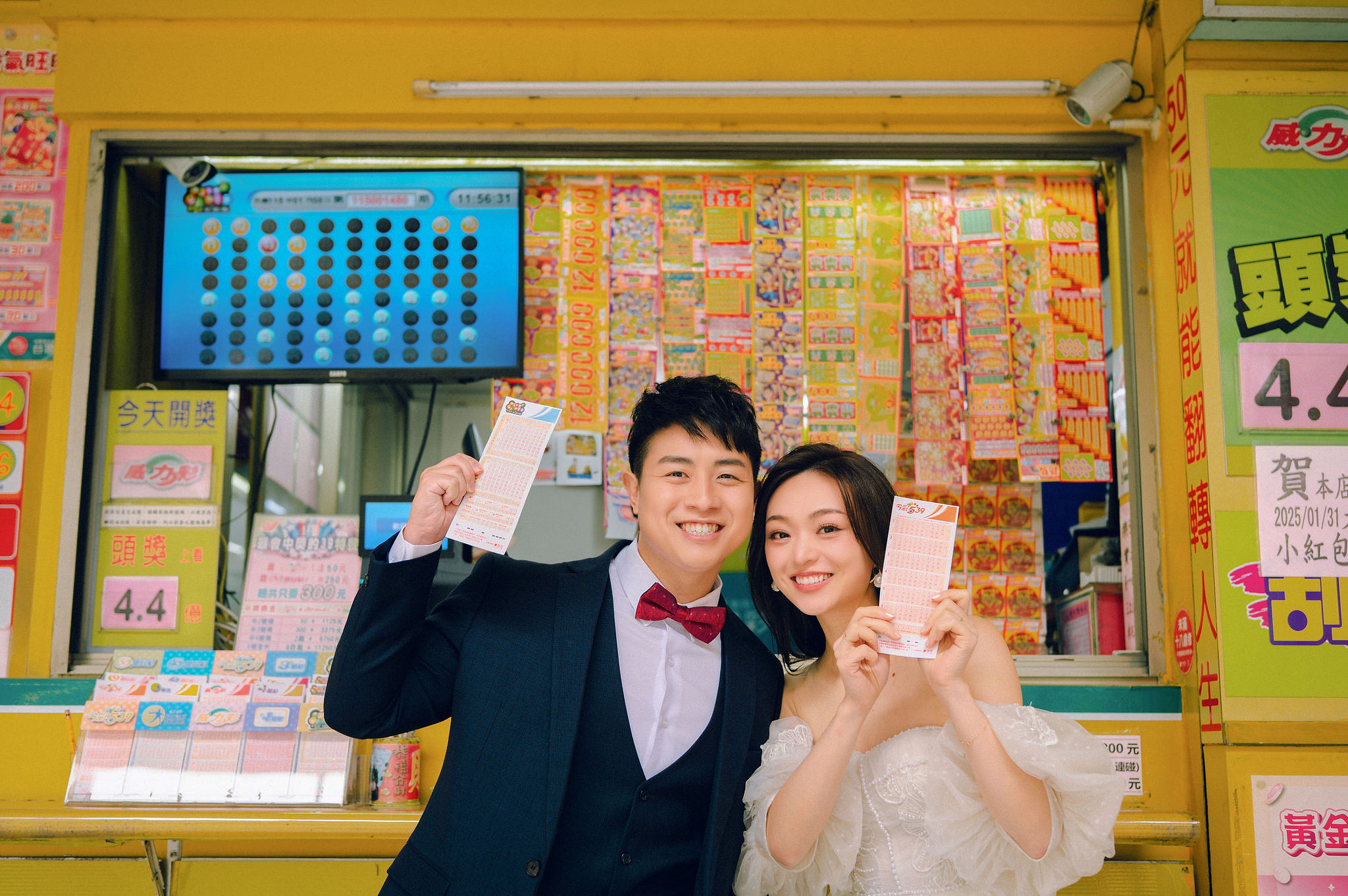 Taiwan Pre-Wedding Photoshoot | Dadaocheng, Nanjing Road & Huaxi Street at Dadaocheng pre-wedding photo
