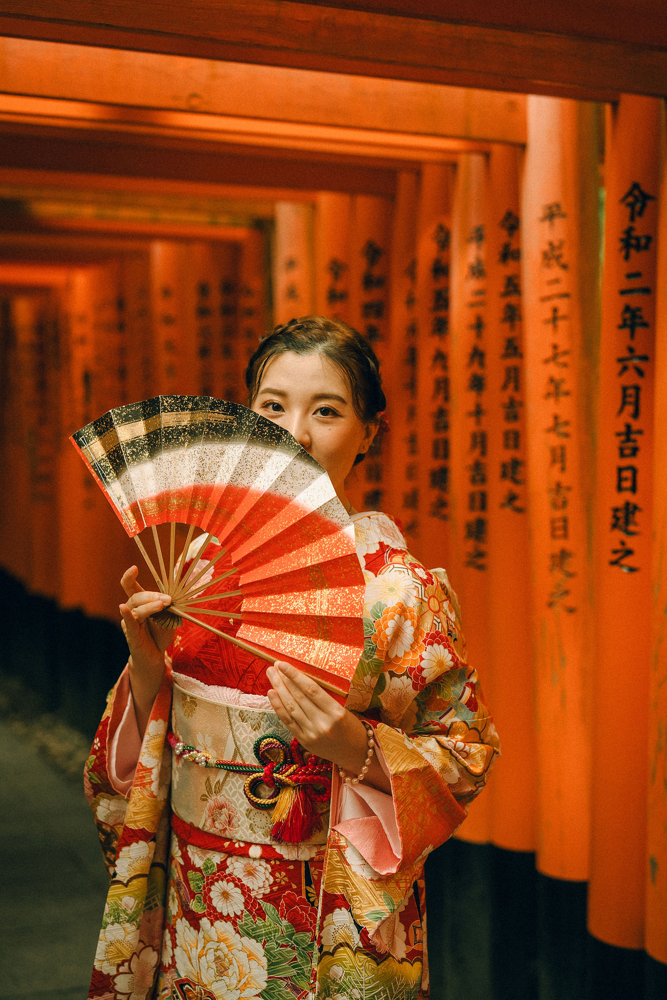 Kyoto Pre-Wedding Photoshoot | Fushimi Inari, Gion & Nara Park at Fushimi Inari Taisha pre-wedding photo