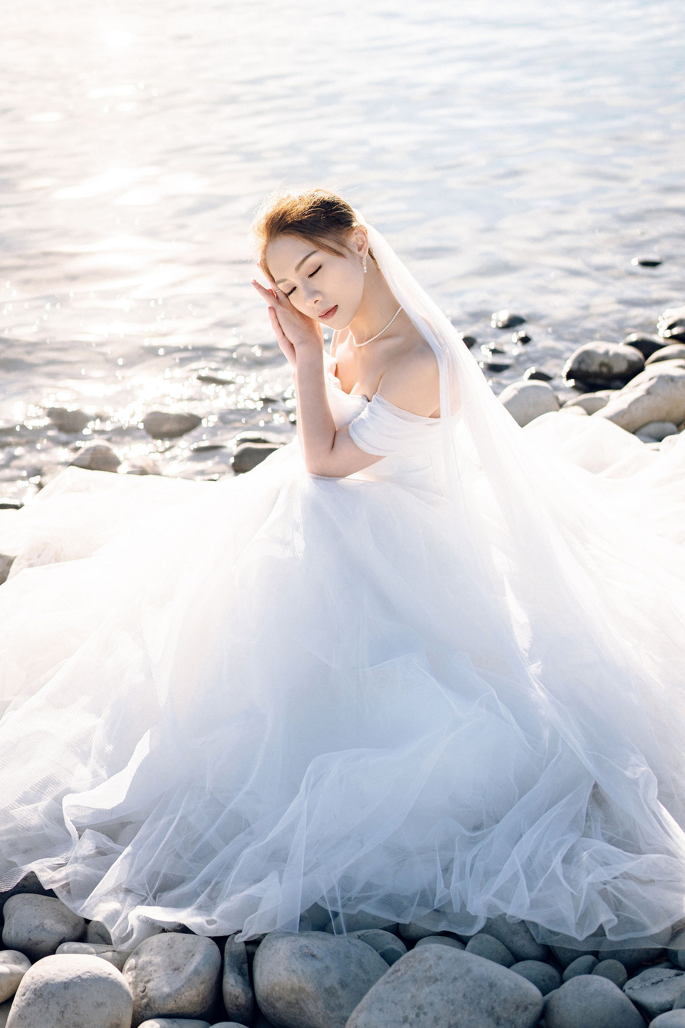 New Zealand Pre-Wedding Photoshoot | Alpaca Farm, Mt John, Lake Tekapo, Mount Cook National Park, Glacier Lake & Omarama Clay Cliffs at Lake Tekapo, Mount Cook National Park & Glacier Lake pre-wedding photo