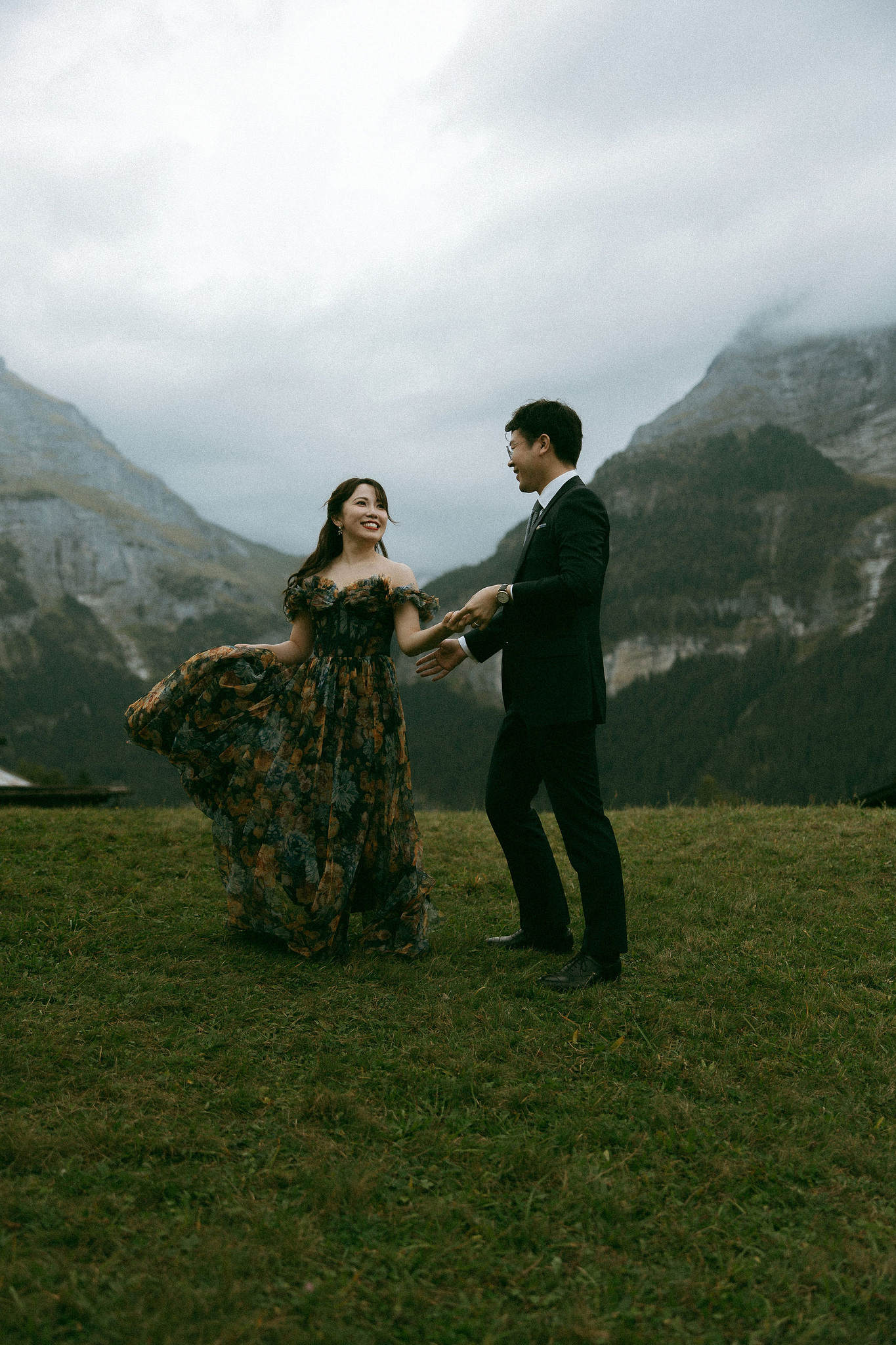 Switzerland Honeymoon Photoshoot Lucerne City Grindelwald First Cliff Lauterbrunnen Village at Grindelwald pre-wedding photo