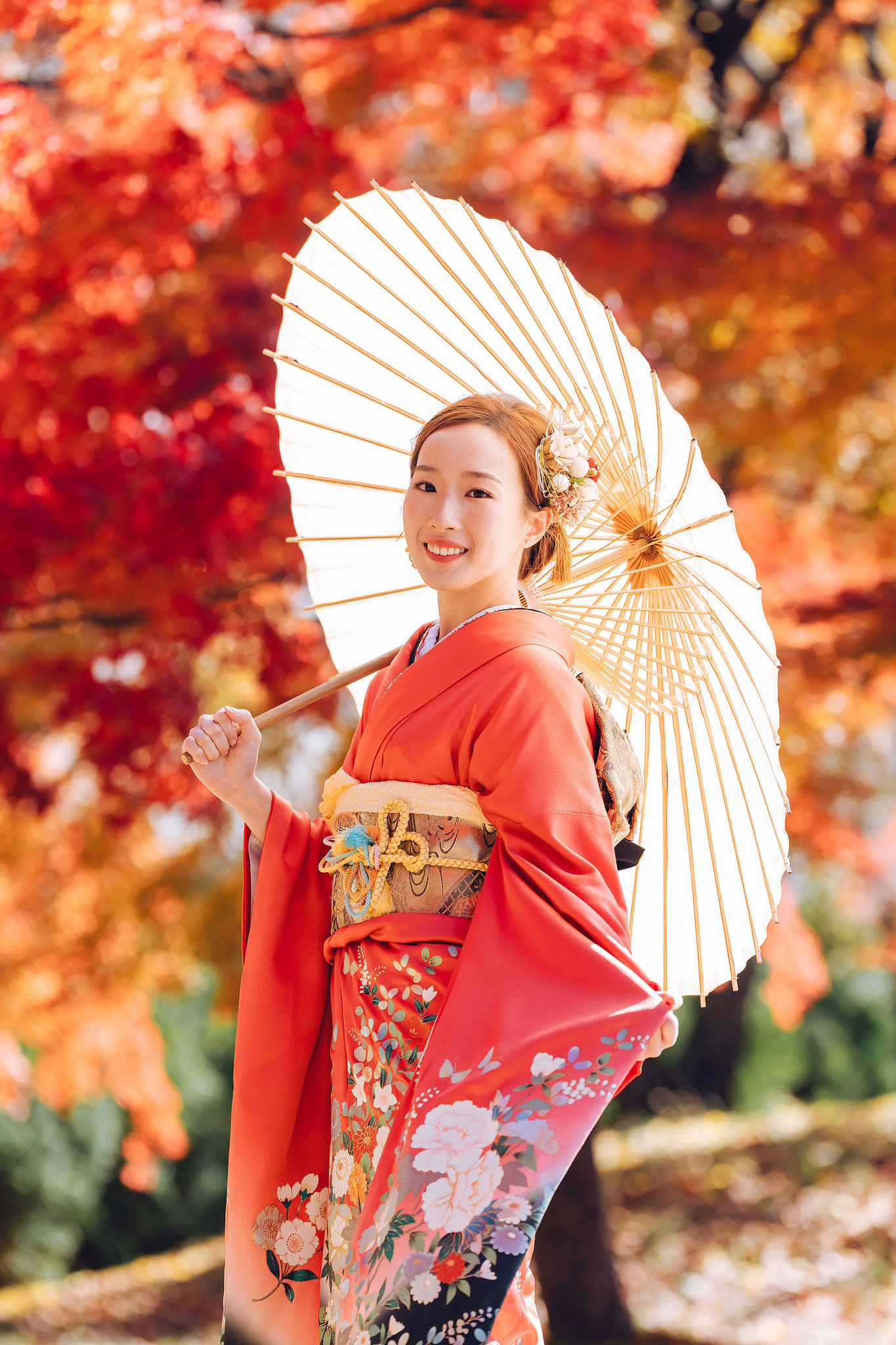Tokyo & Mt Fuji Pre-Wedding Photoshoot | Maple Corridor, Lake Kawaguchiko & Shibuya Crossing at Maple Corridor (Momiji Kairo) pre-wedding photo