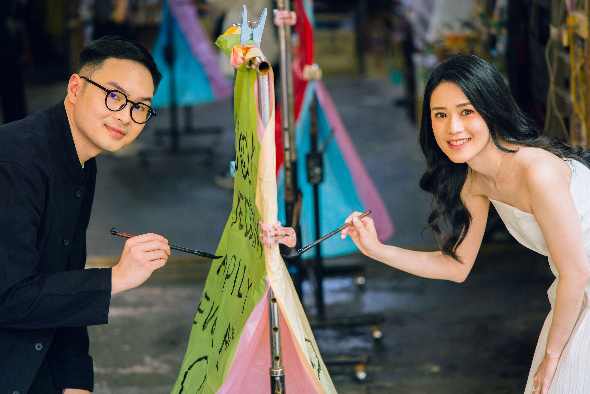 Taiwan Pre-Wedding Photoshoot | Dadaocheng, Shifen & Jiufen at Shifen pre-wedding photo
