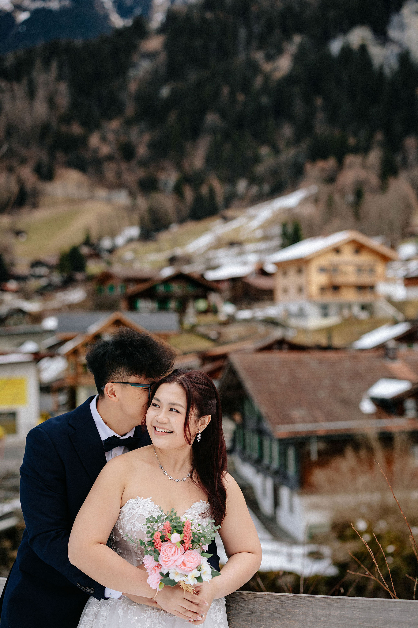 Switzerland Pre-Wedding Photoshoot | Lauterbrunnen, Grindelwald First & Lake Brienz at Lauterbrunnen pre-wedding photo