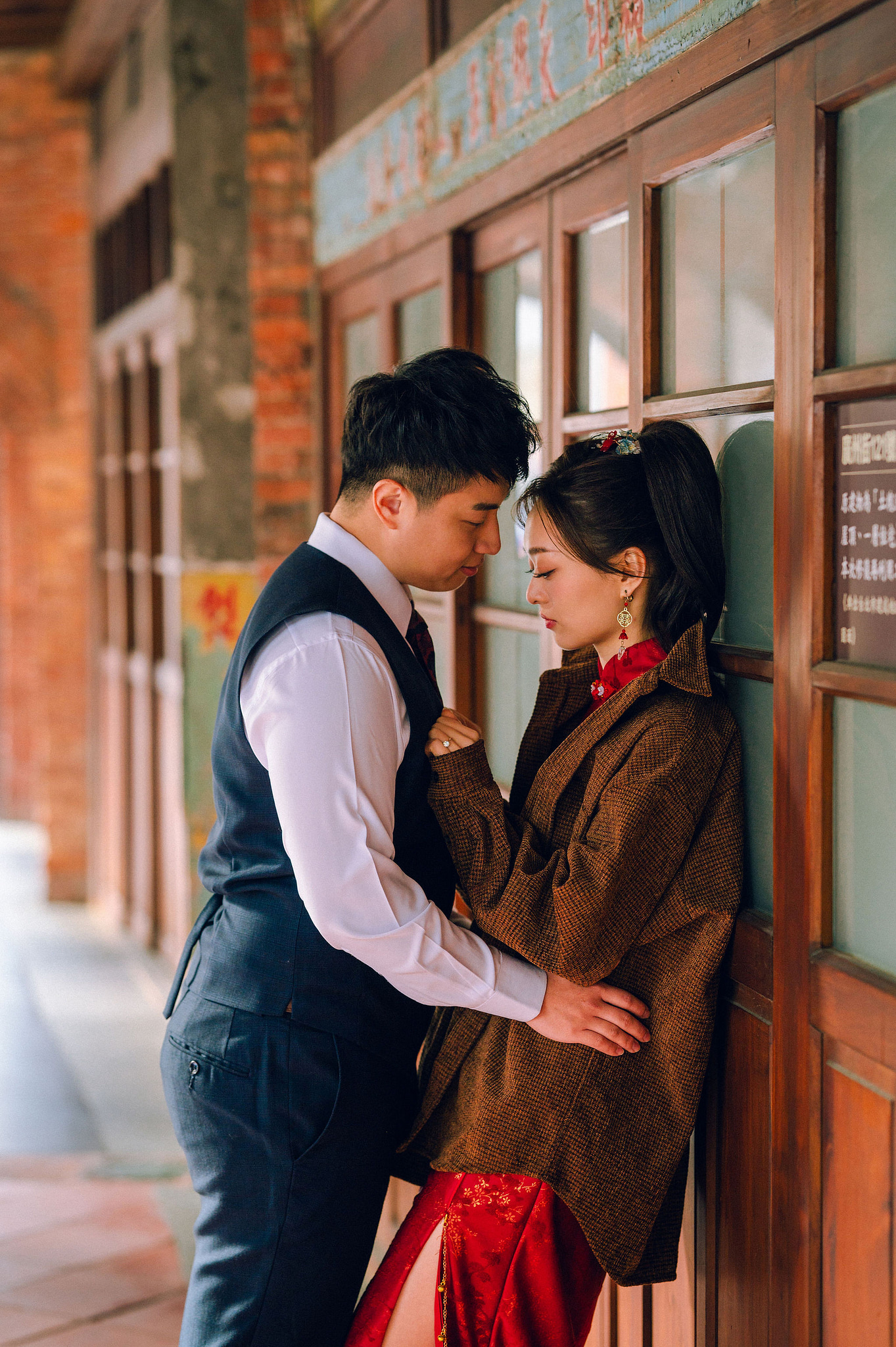 Taiwan Pre-Wedding Photoshoot | Dadaocheng, Nanjing Road & Huaxi Street at Nanjing Road pre-wedding photo