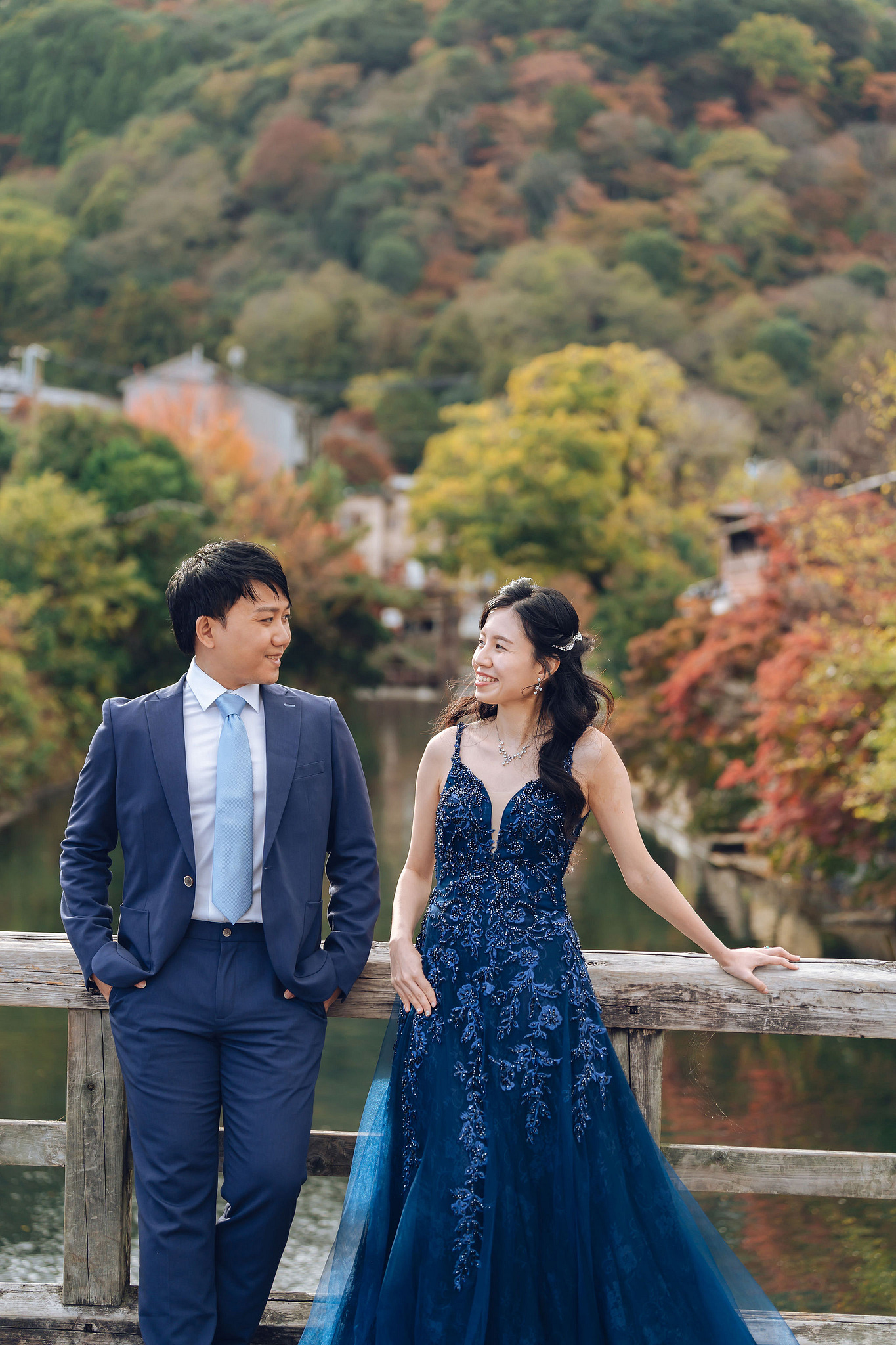 Kyoto Pre-Wedding Photoshoot | Traditional Higashiyama, Arashiyama Hills & Nighttime Railway at Arashiyama Area & Hillside pre-wedding photo