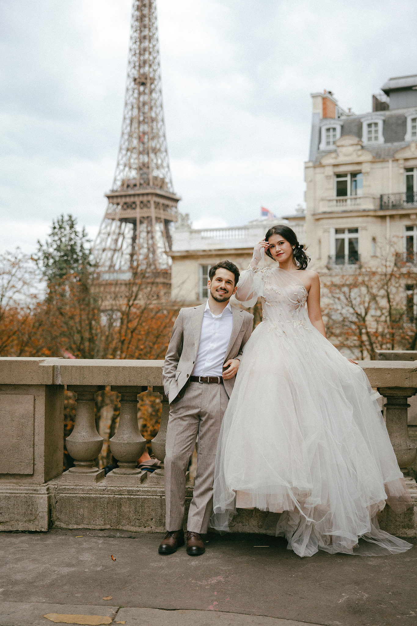 Paris Pre-Wedding Photoshoot | Place du Trocadéro, Avenue de Camoëns, Parisian Café, Tuileries Garden & Louvre at Avenue de Camoëns pre-wedding photo