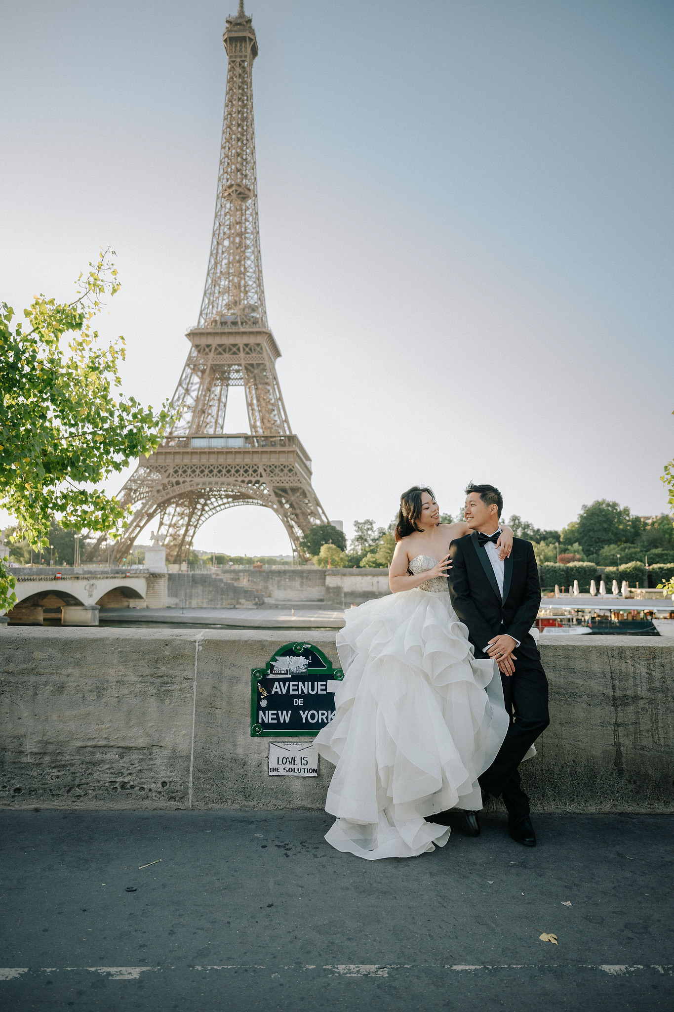 Paris Pre-Wedding Photoshoot | Place du Trocadéro, Port Debilly, Louvre, Parisian Streets & Bir-Hakeim Bridge at Port Debilly pre-wedding photo