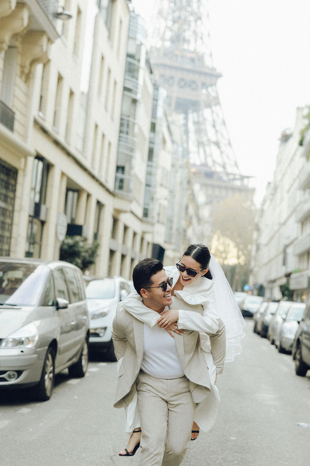 Paris Pre-Wedding Photoshoot with Eiﬀel Tower Louvre Museum Parisian Cafe Vintage Car Rooftop Night at Parisian Streets pre-wedding photo