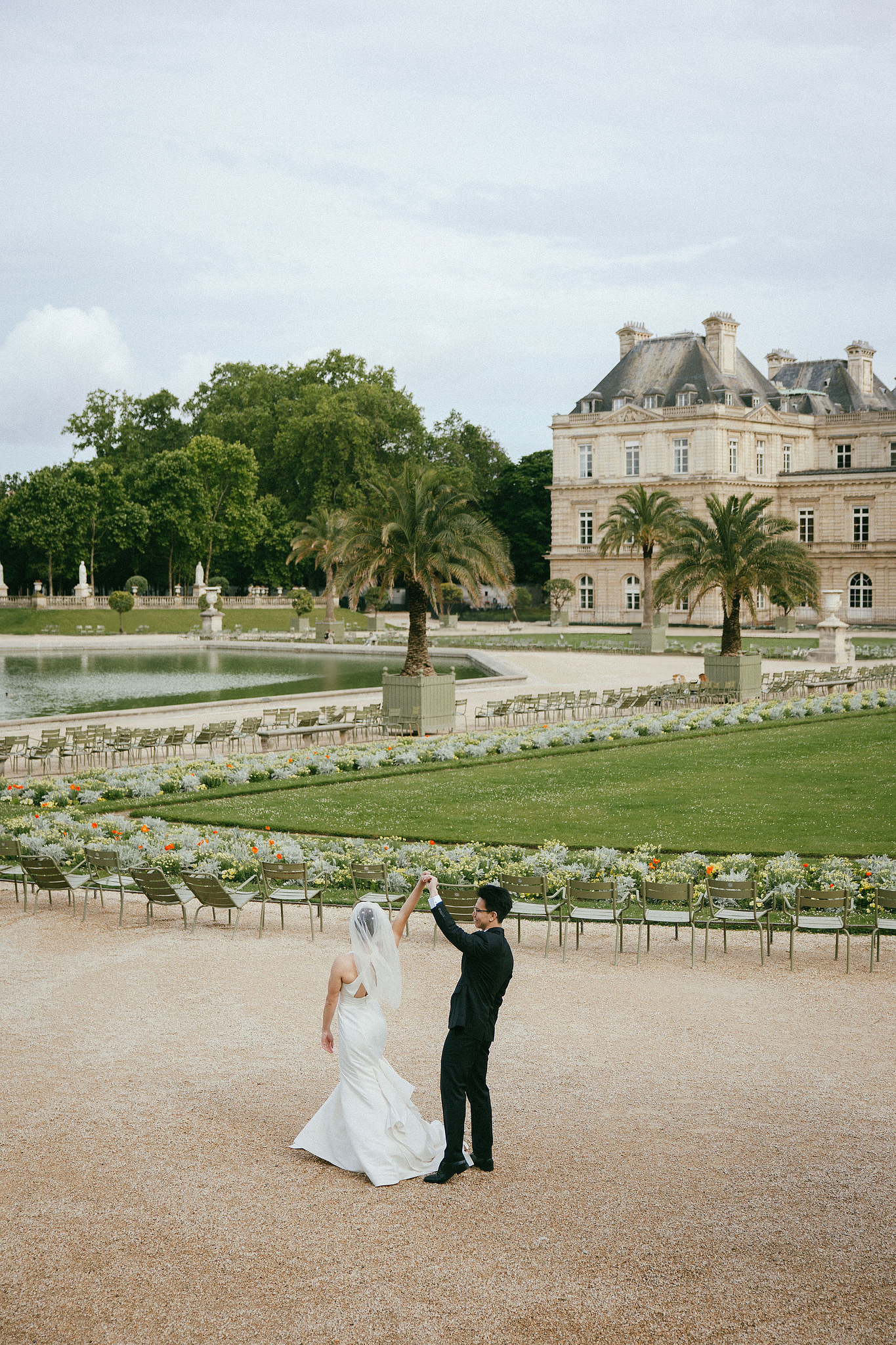 Paris Pre-Wedding Photoshoot | Place du Trocadéro, Luxembourg Gardens, Parisian Café, Louvre & Bir-Hakeim Bridge at Luxembourg Gardens pre-wedding photo