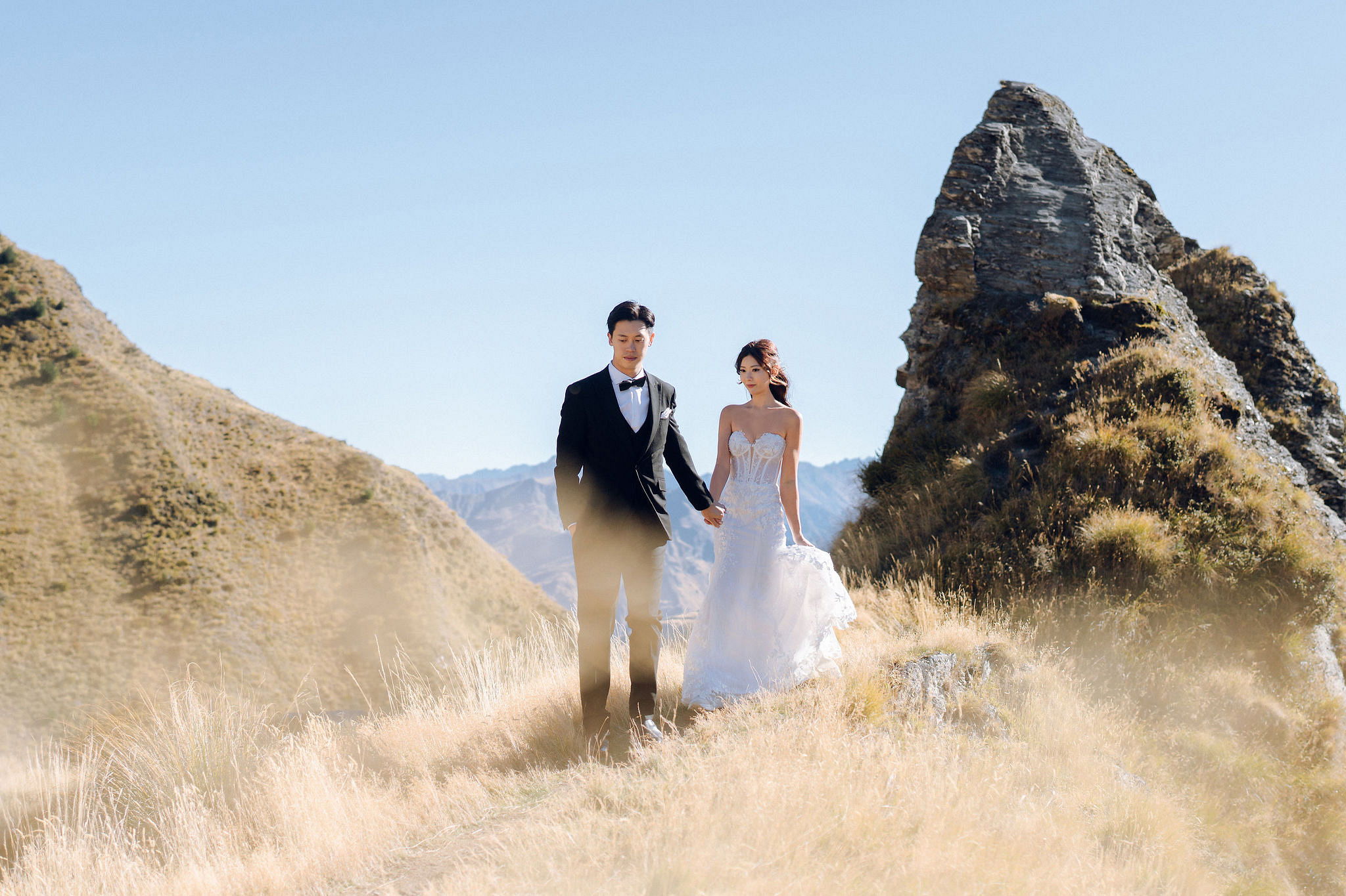 New Zealand Autumn Pre-Wedding Photoshoot Twin Peak Skippers Canyon Alpaca Farm Hilltop Cardrona Night Shoot Kombi Van at Skippers Canyon pre-wedding photo