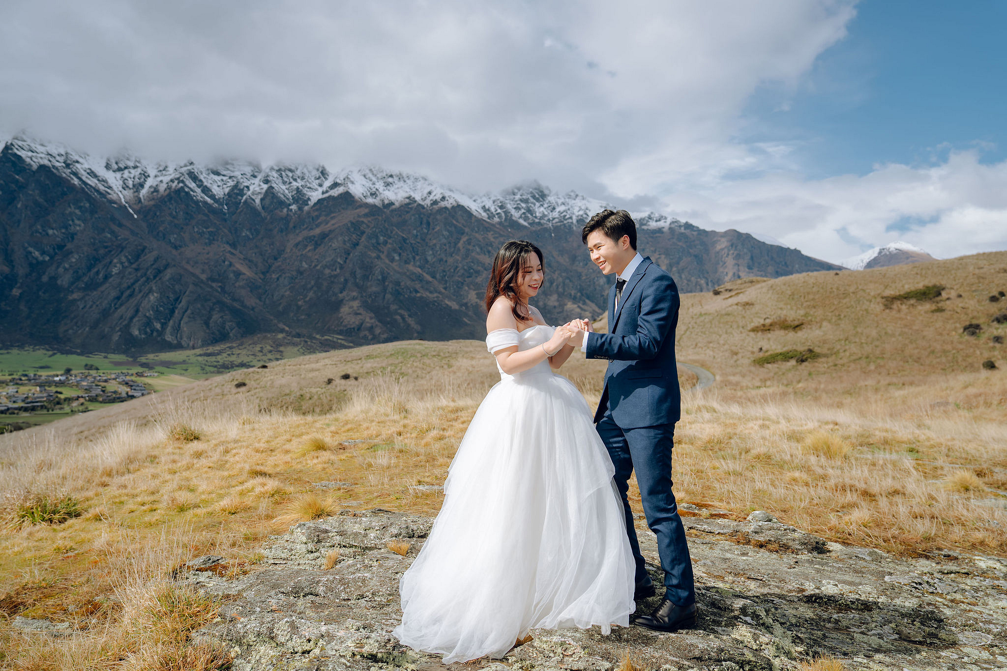 New Zealand Pre-Wedding Photoshoot | Lake Wakatipu, Alta Tarns, Coromandel Peak to Mount Cook at Lake Wakatipu pre-wedding photo