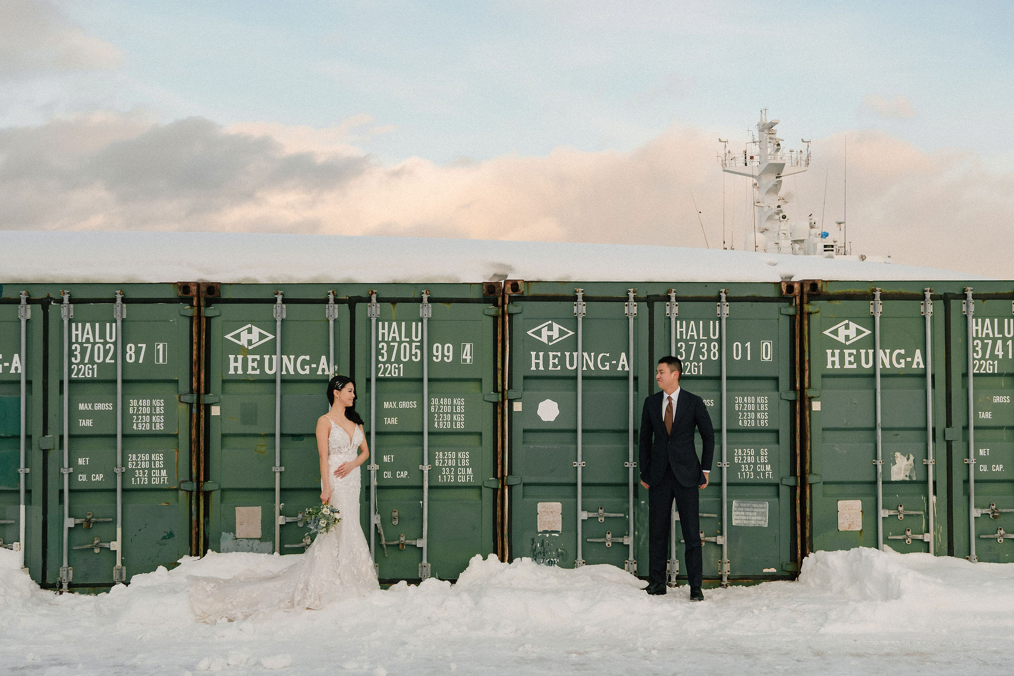 Hokkaido Pre-Wedding Photoshoot with Iyahiko Shrine, Nakajima Park, Moerenuma Park & Otaru Canal at Otaru Port pre-wedding photo