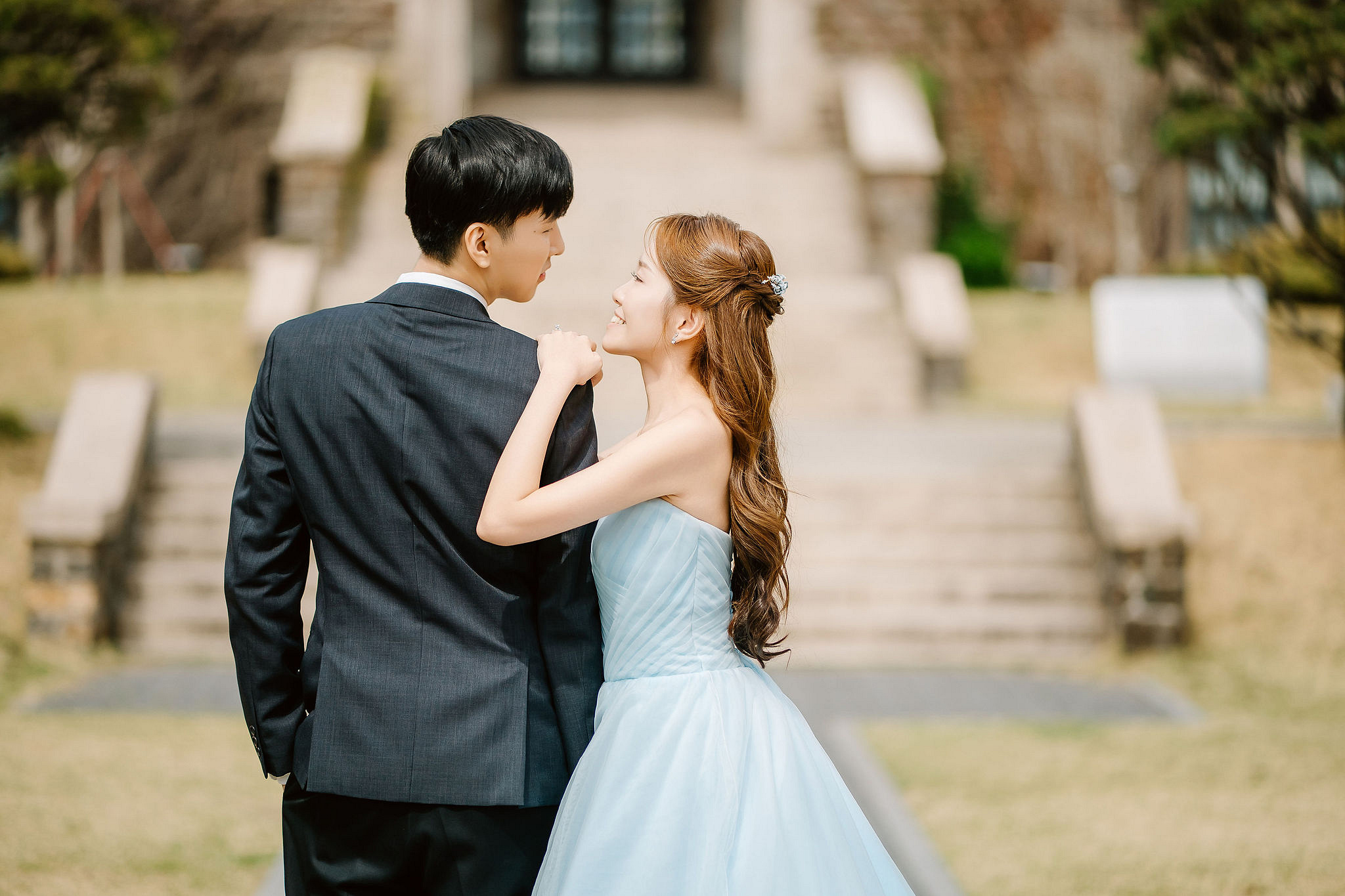 Seoul Pre-Wedding Photoshoot | Yongsan Park, Yonsei University & Kyung Hee University at Yonsei University pre-wedding photo