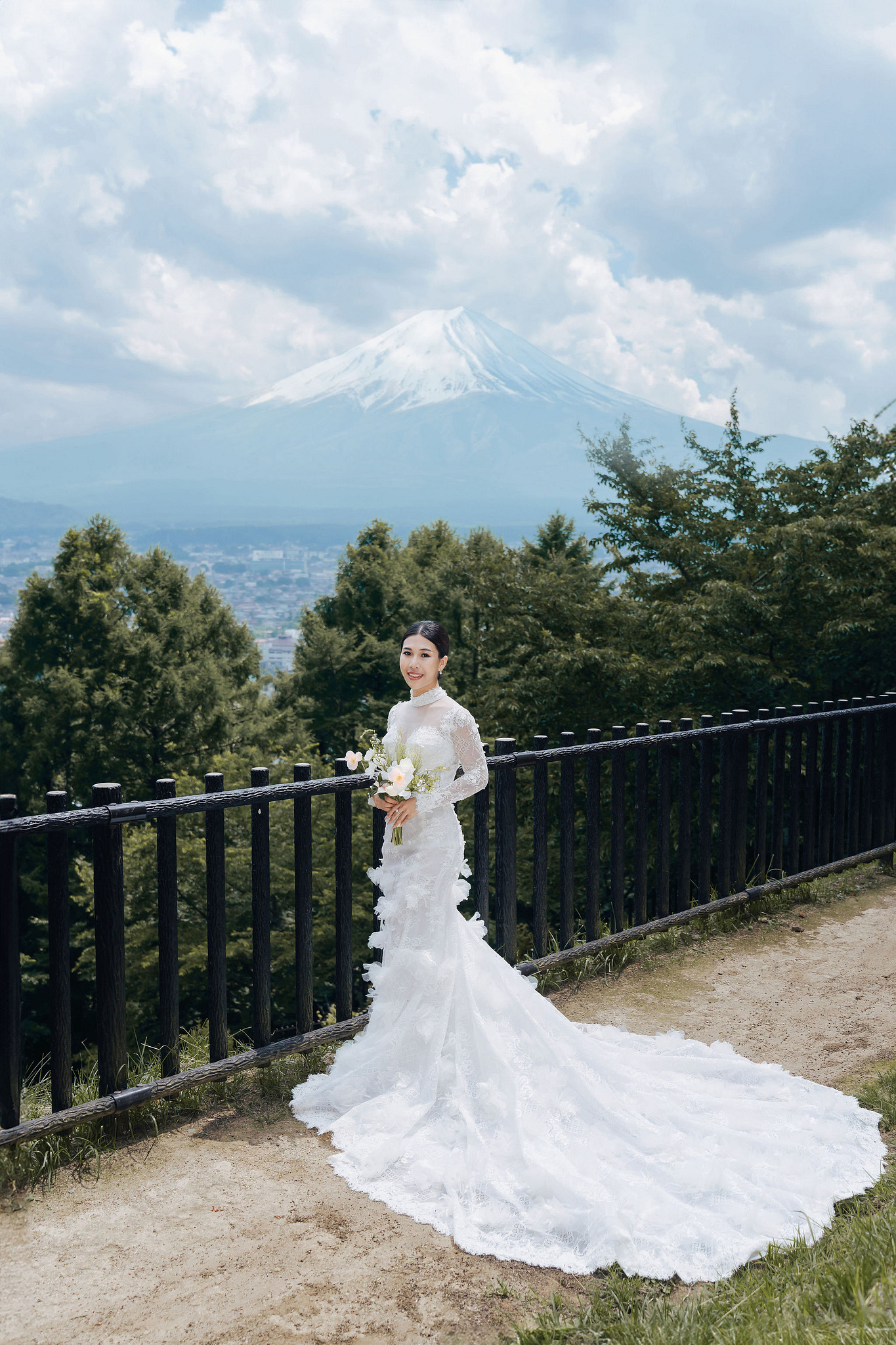 Mt. Fuji & Tokyo Pre-Wedding Photoshoot | Chureito Pagoda, Lake Kawaguchiko & Shinjuku at Chureito Pagoda pre-wedding photo
