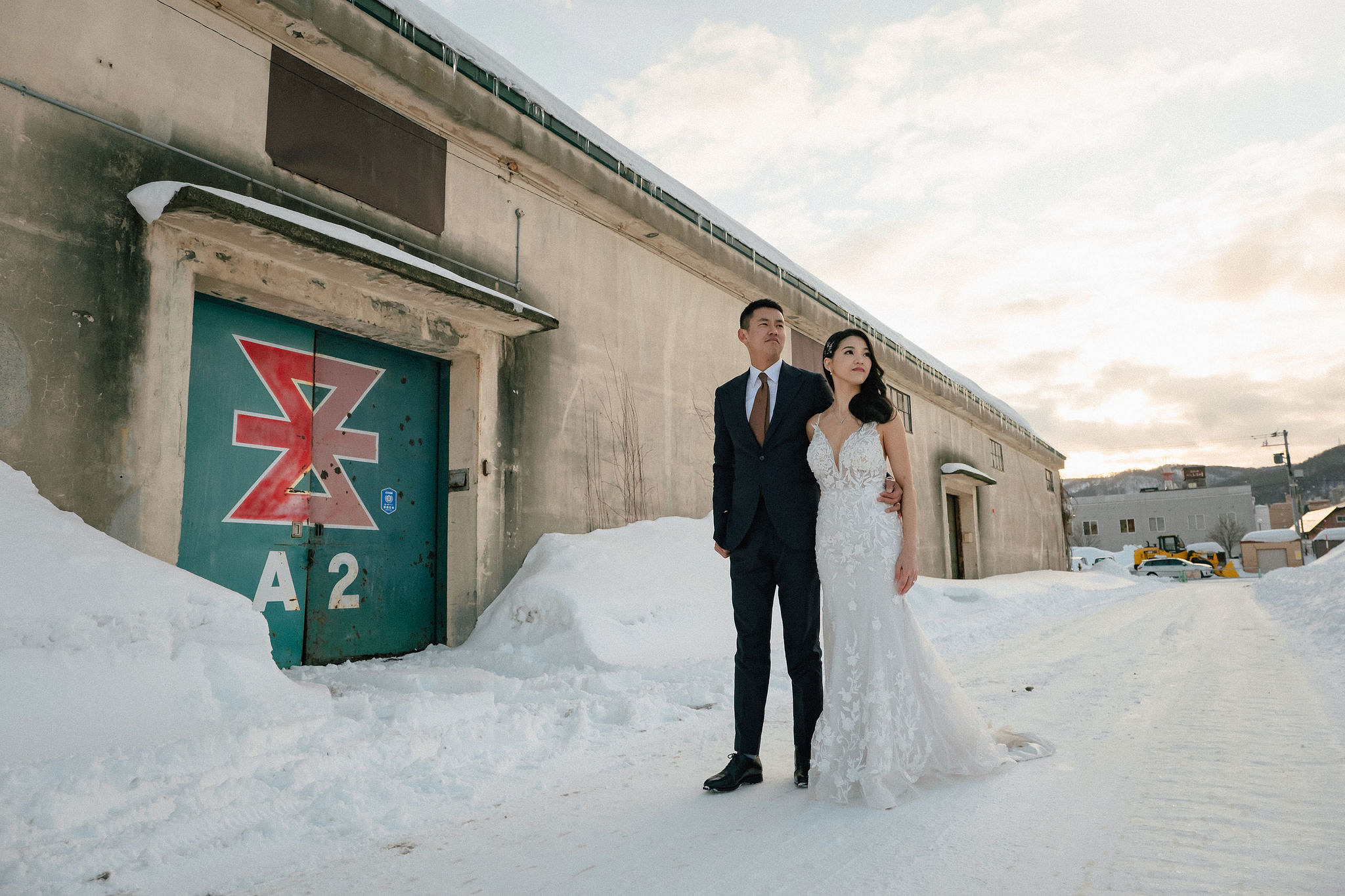 Hokkaido Pre-Wedding Photoshoot with Iyahiko Shrine, Nakajima Park, Moerenuma Park & Otaru Canal at Otaru Port pre-wedding photo
