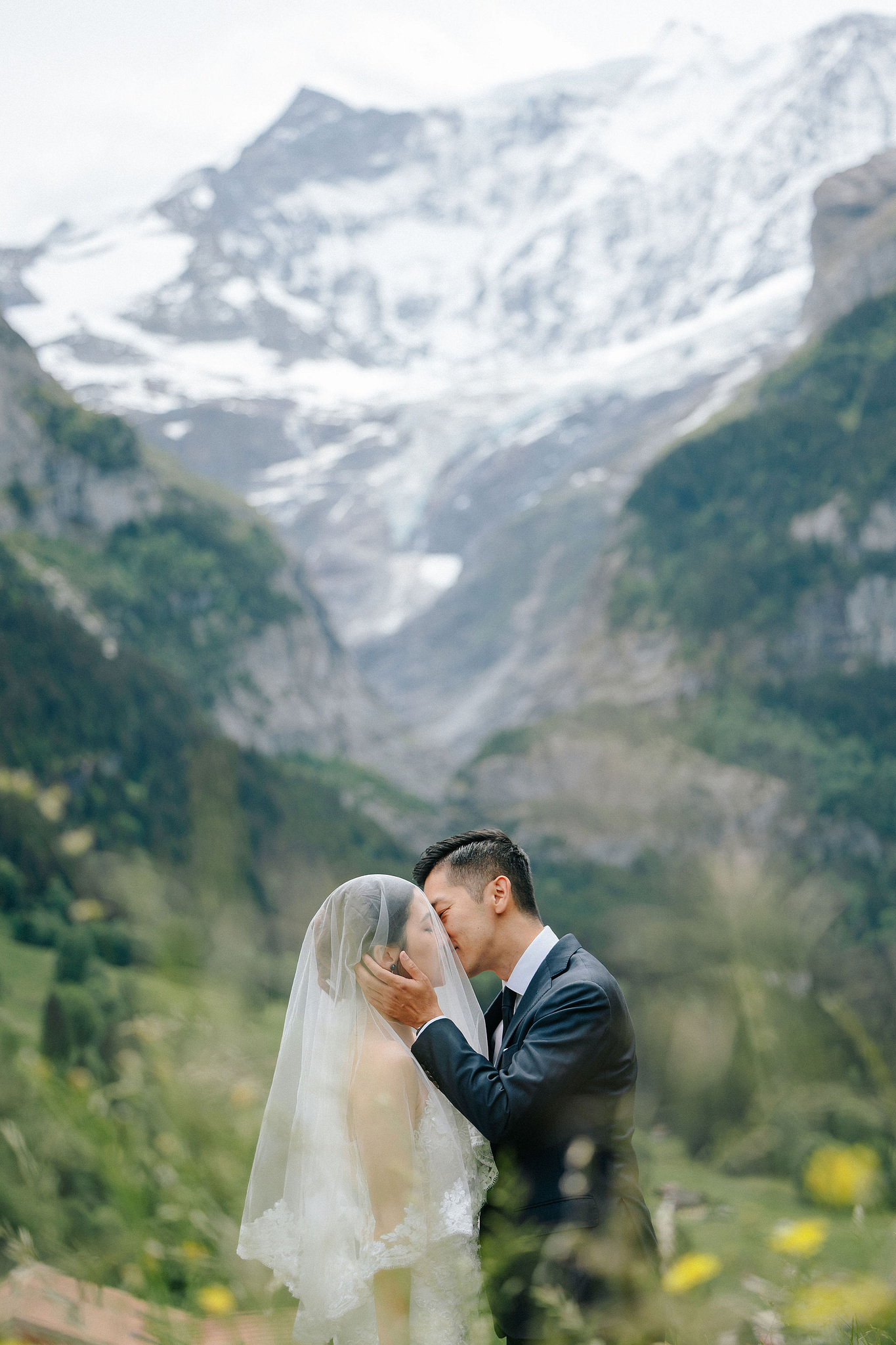 Switzerland Pre-Wedding Photoshoot | Grindelwald Village & Lauterbrunnen & Lake Lungern at Grindelwald Village pre-wedding photo
