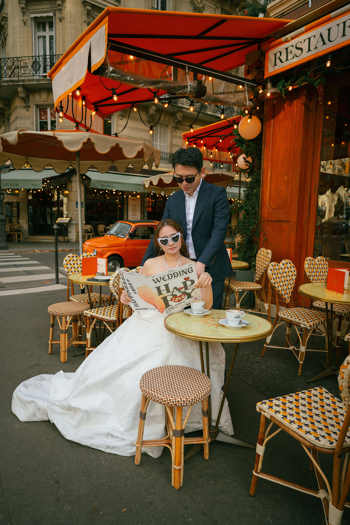 Paris Sunrise Pre-Wedding Photoshoot | Place du Trocadéro, Louvre, Parisian Café & Bir-Hakeim Bridge 巴黎日出婚紗攝影｜特羅卡德羅廣場、羅浮宮、巴黎咖啡館與比爾阿克姆橋 at Parisian Café pre-wedding photo