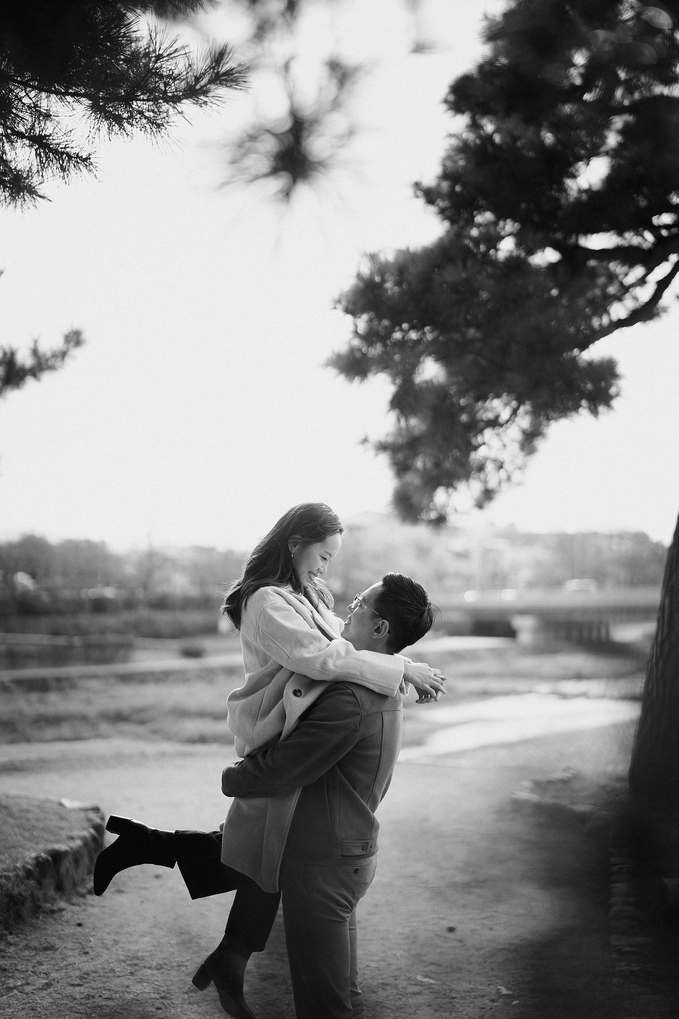 Kyoto Pre-Wedding Photoshoot | Kamo River, Nara Deer Park & Mt. Wakakusa at Kamo River pre-wedding photo