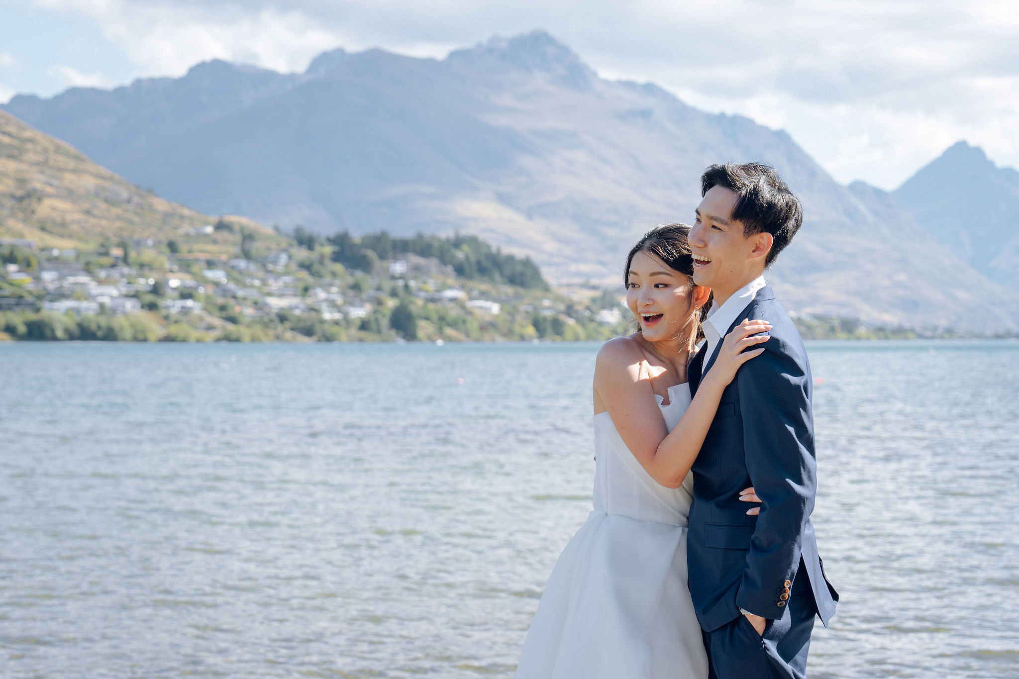 New Zealand Pre-Wedding Photoshoot | Coromandel Peak, Queenstown Highway & Alpaca Farm at Frankton Beach Boat Pier pre-wedding photo