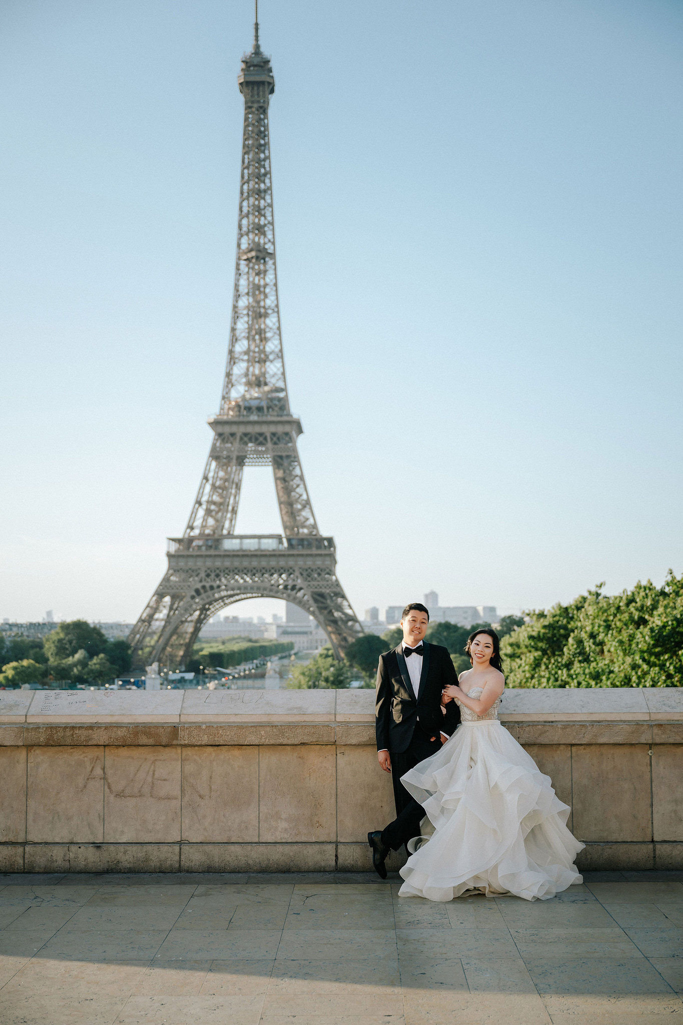 Paris Pre-Wedding Photoshoot | Place du Trocadéro, Port Debilly, Louvre, Parisian Streets & Bir-Hakeim Bridge at Place du Trocadéro pre-wedding photo