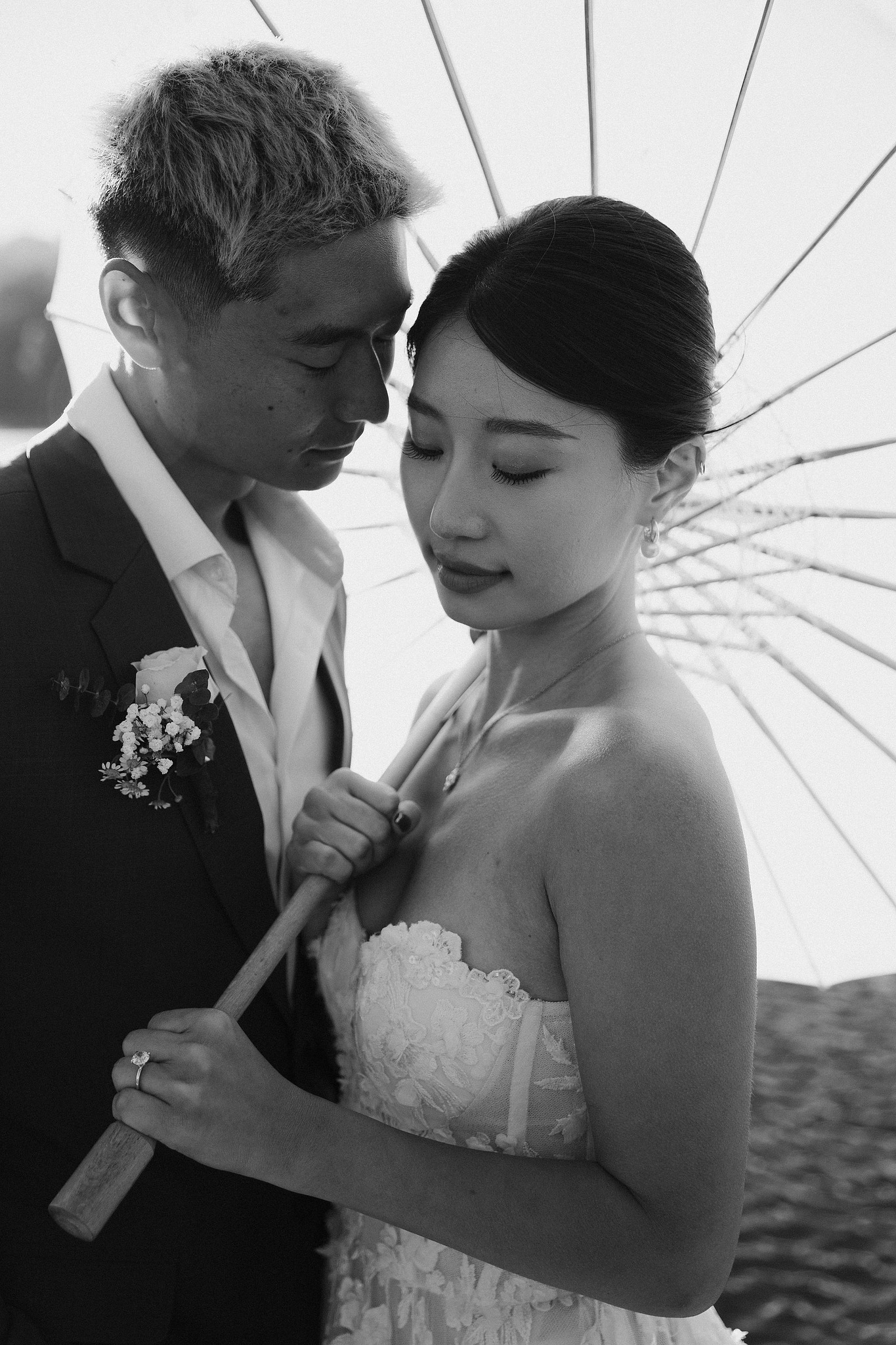 Bali Pre-Wedding Photoshoot | Lake Tamblingan, Kebun Raya Botanic Gardens & Blangsinga Waterfall at Lake Tamblingan pre-wedding photo
