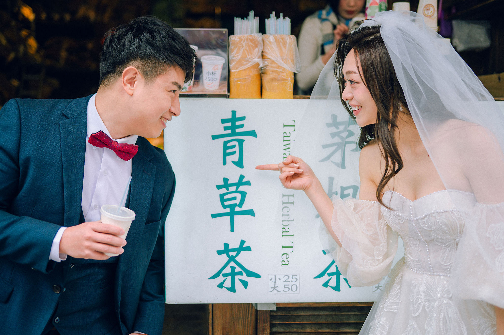 Taiwan Pre-Wedding Photoshoot | Dadaocheng, Nanjing Road & Huaxi Street at Dadaocheng pre-wedding photo