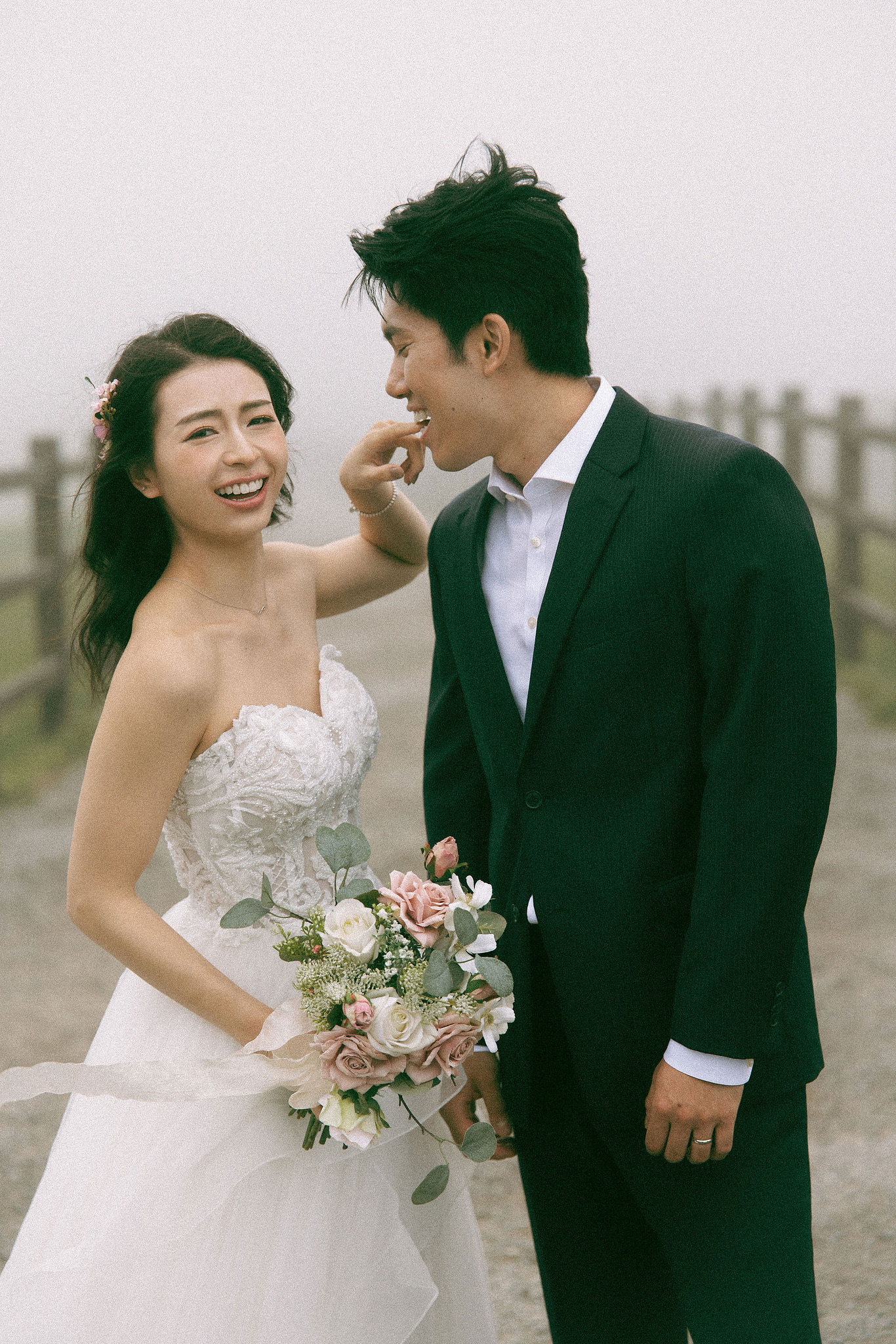 Taiwan Pre-Wedding Photoshoot Traditional Garden Qi Pao Experience Yangmingshan Vintage Night Market Shoot at Yang Ming Shan pre-wedding photo