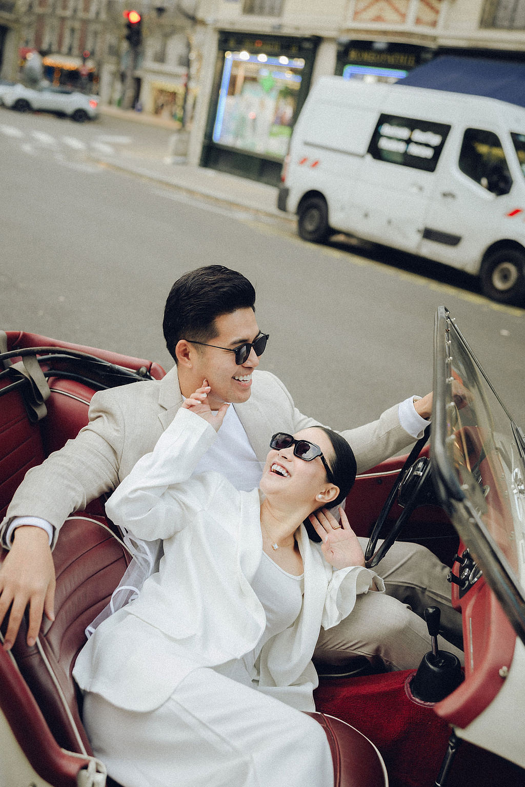 Paris Pre-Wedding Photoshoot with Eiﬀel Tower Louvre Museum Parisian Cafe Vintage Car Rooftop Night at Parisian Streets pre-wedding photo