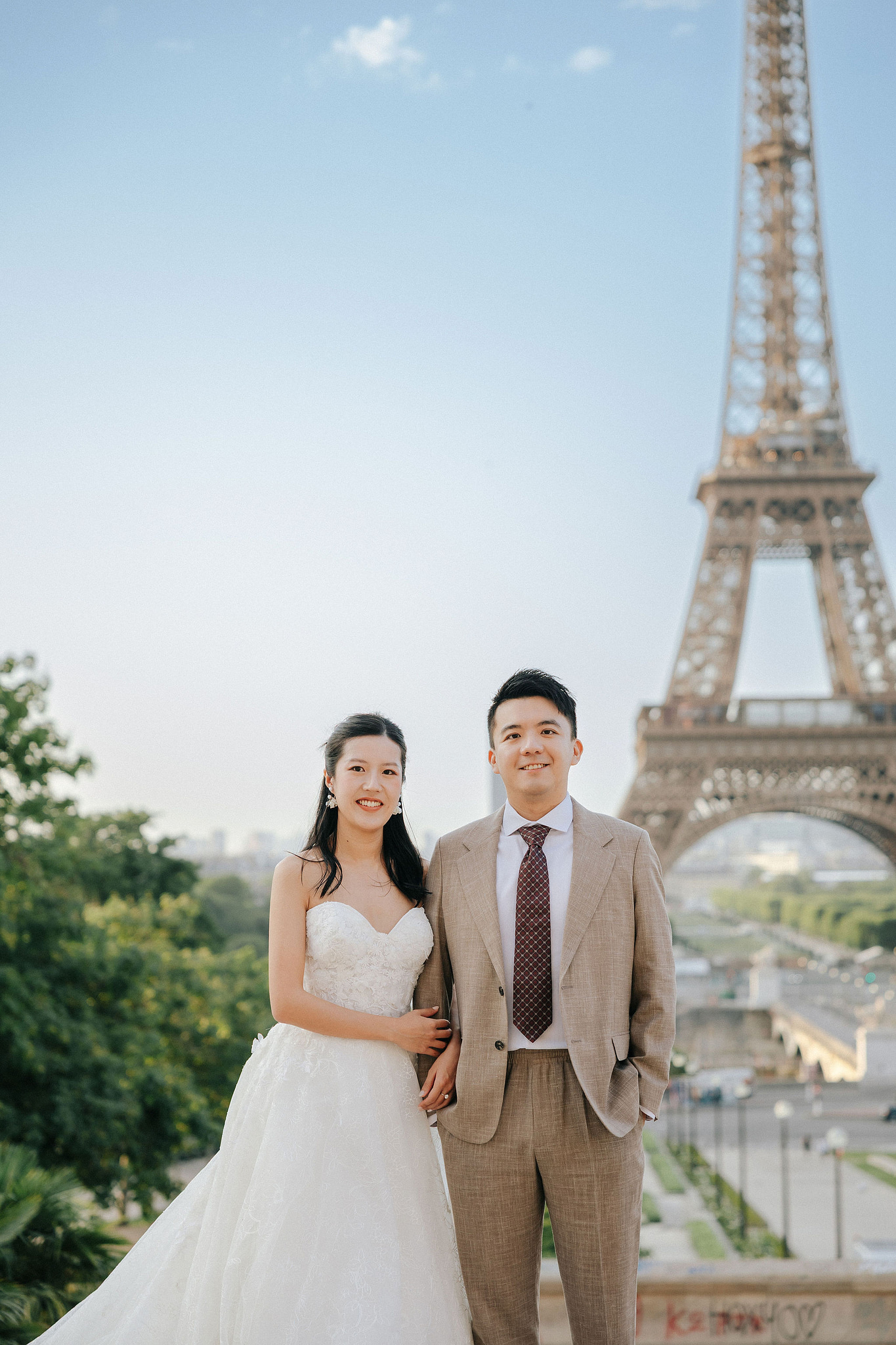 Paris Pre-Wedding Photoshoot | Place du Trocadéro, Bir-Hakeim Bridge & Parisian Streets at Place du Trocadéro pre-wedding photo