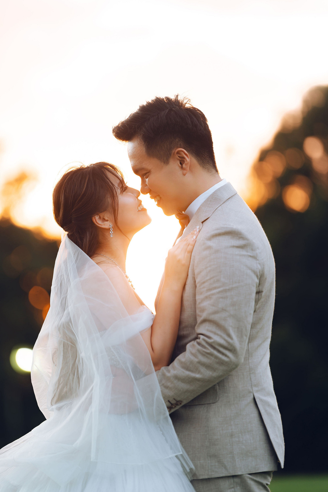 Kyoto Pre-Wedding Photoshoot | Gion Streets, Higashiyama & Nara Park at Nara Park Lawns pre-wedding photo