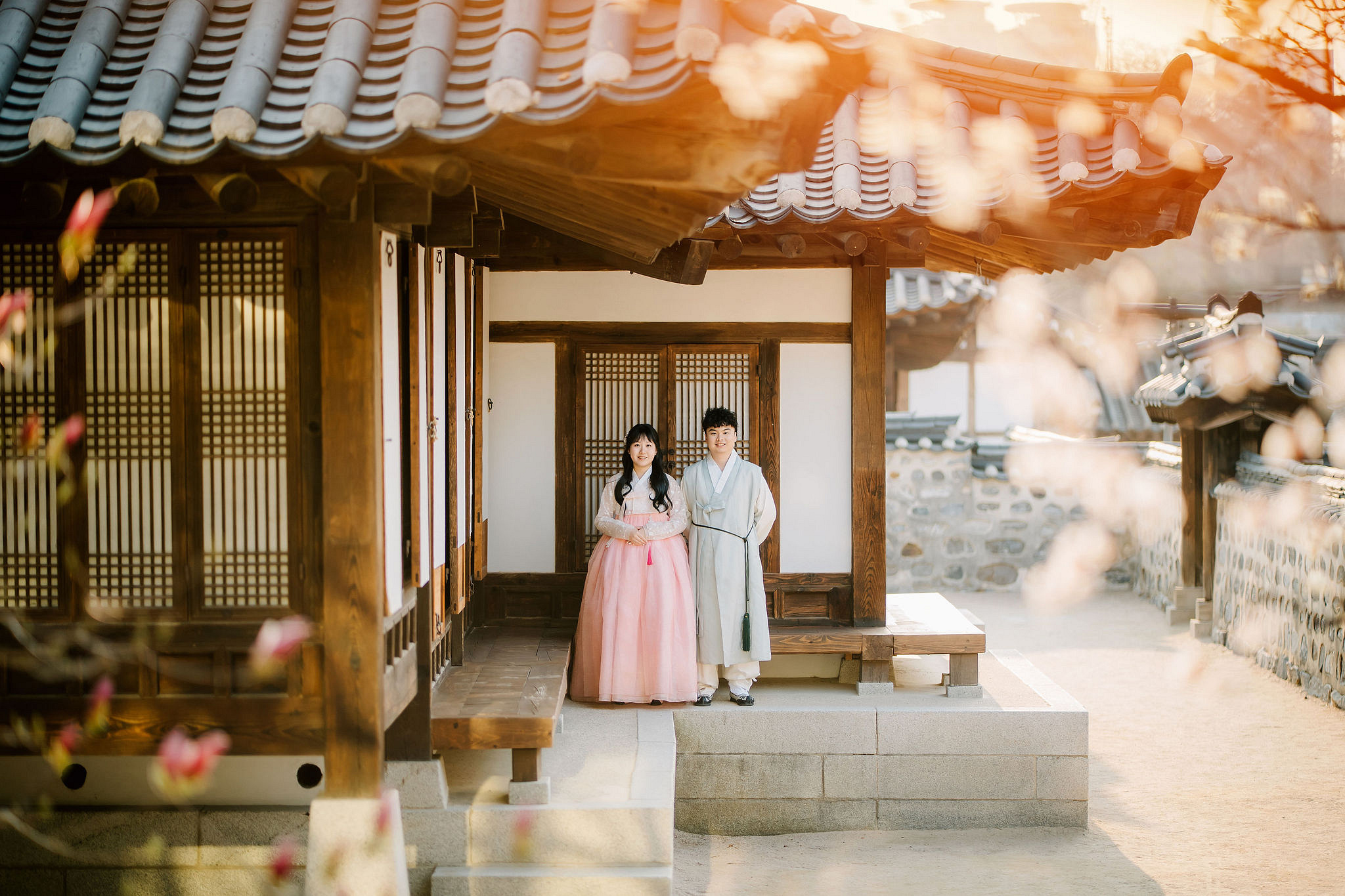 Seoul Pre-Wedding Photoshoot | Yongma Land, Seoul Forest & Namsangol Hanok Village at Namsangol Hanok Village pre-wedding photo