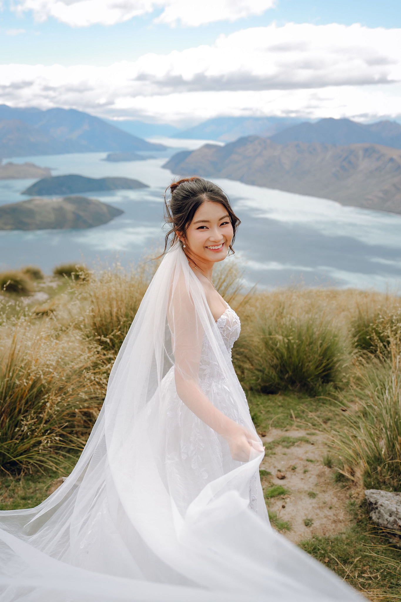 New Zealand Pre-Wedding Photoshoot | Coromandel Peak, Queenstown Highway & Alpaca Farm at Coromandel Peak pre-wedding photo