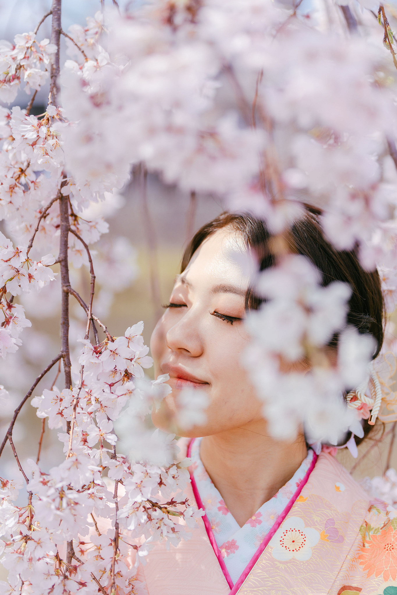 Kyoto Pre-Wedding Photoshoot | Nara Park, Gion & Mount Wakakusa at Gion pre-wedding photo