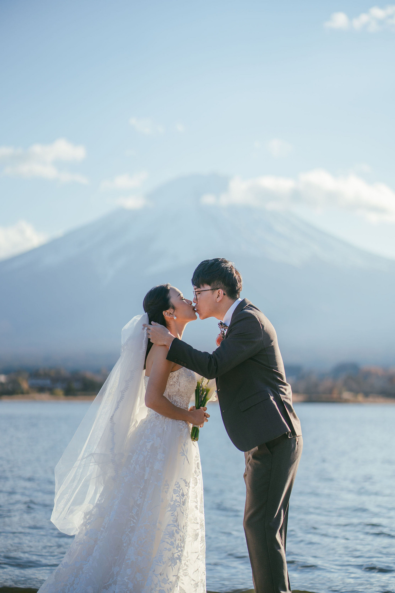 Tokyo & Mt Fuji Pre-Wedding Photoshoot | Asakusa Temple, Maple Corridor, Susuki Fields & Lake Kawaguchiko at Lake Kawaguchiko pre-wedding photo
