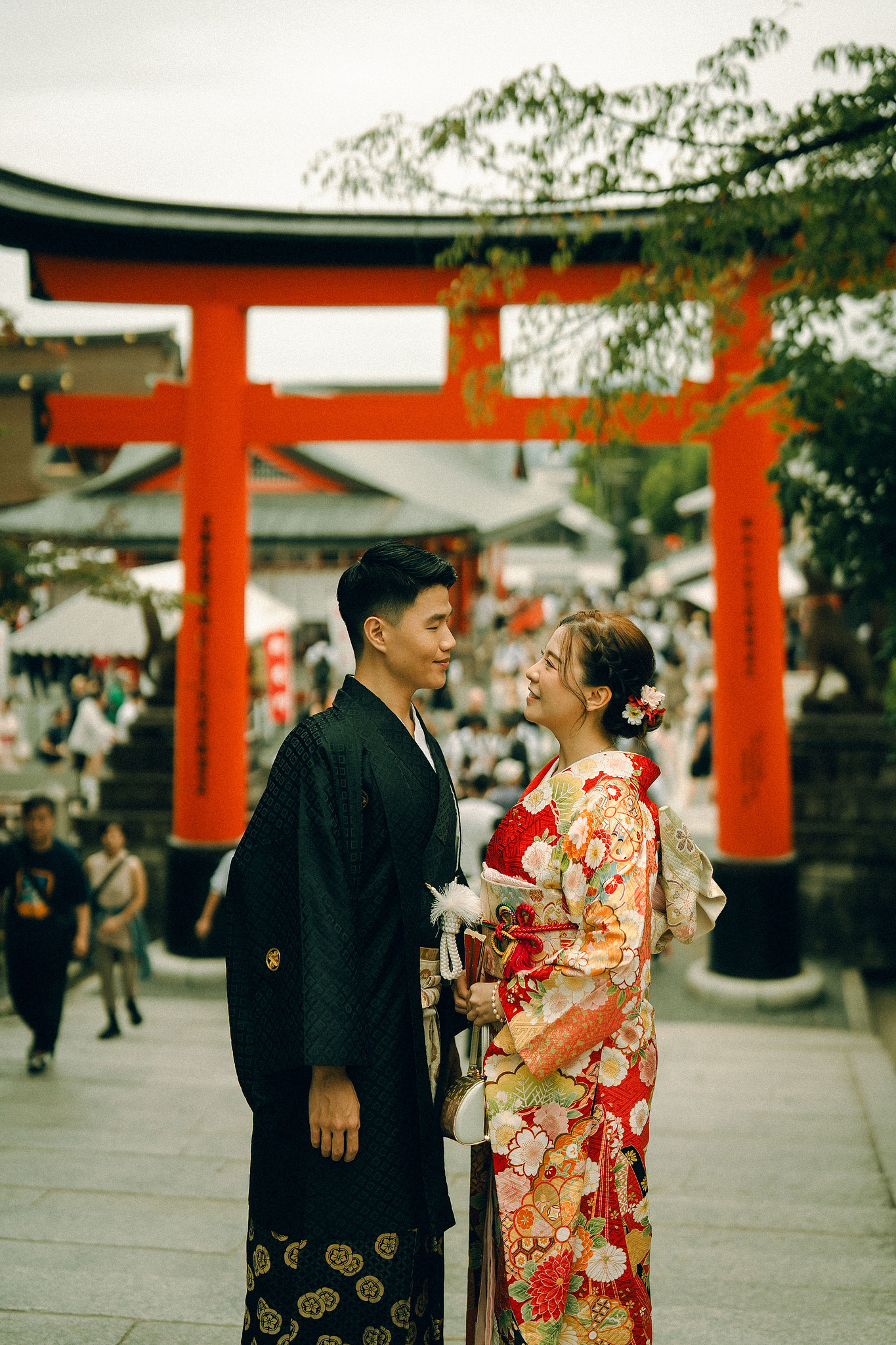 Kyoto Pre-Wedding Photoshoot | Fushimi Inari, Gion & Nara Park at Fushimi Inari Taisha pre-wedding photo