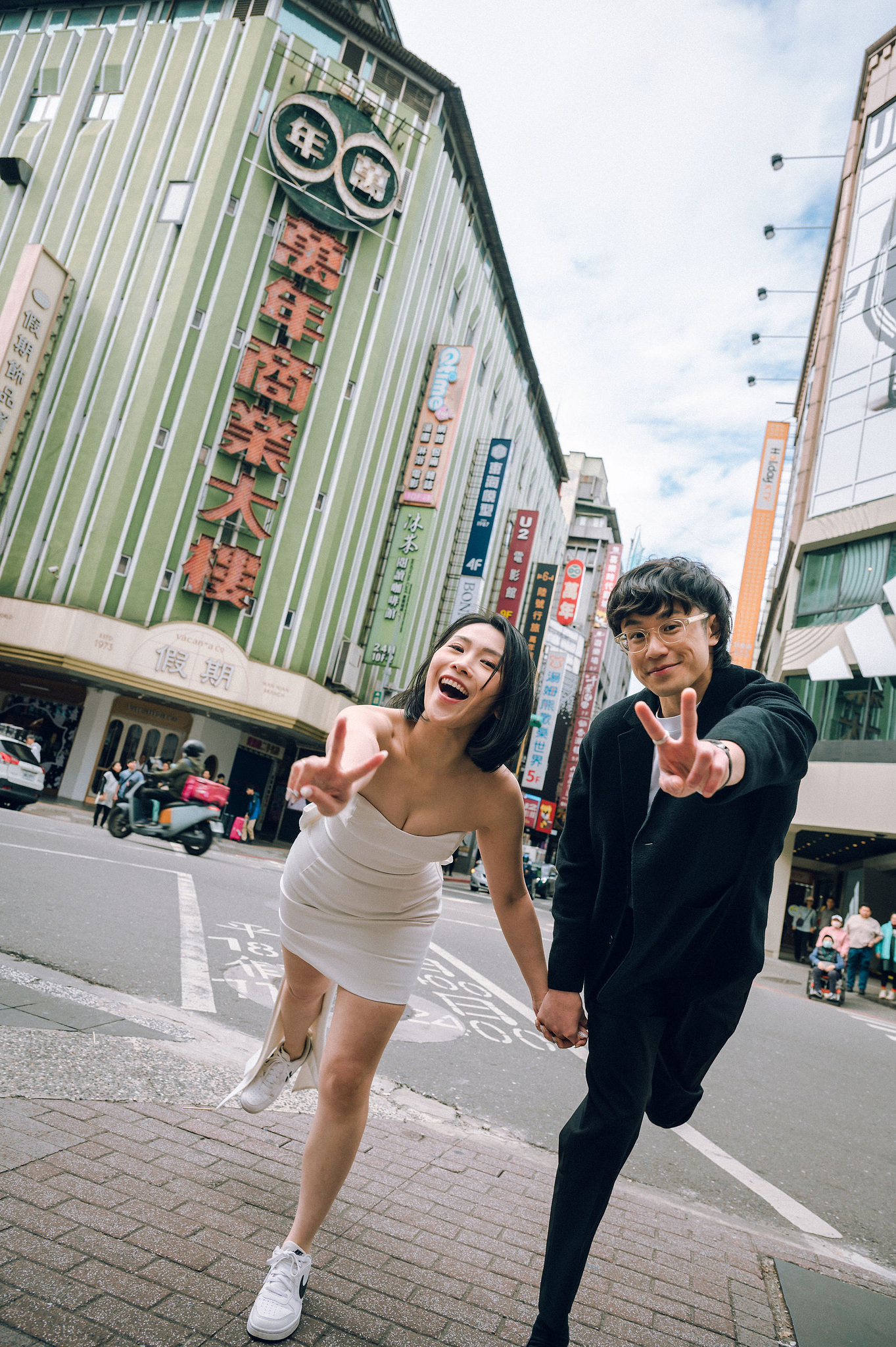 Taiwan Pre-Wedding Photoshoot | Ximending, Lengshuikeng & Jiufen at Ximending pre-wedding photo